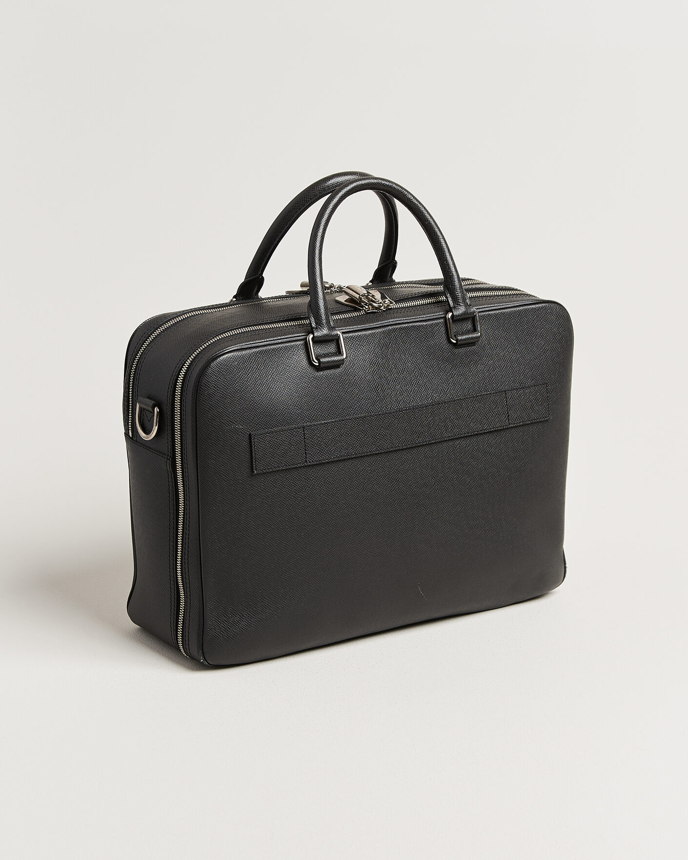 Heren | Pre-Owned & Vintage Bags | Louis Vuitton Pre-Owned | Overnight Bag Taiga Leather Black