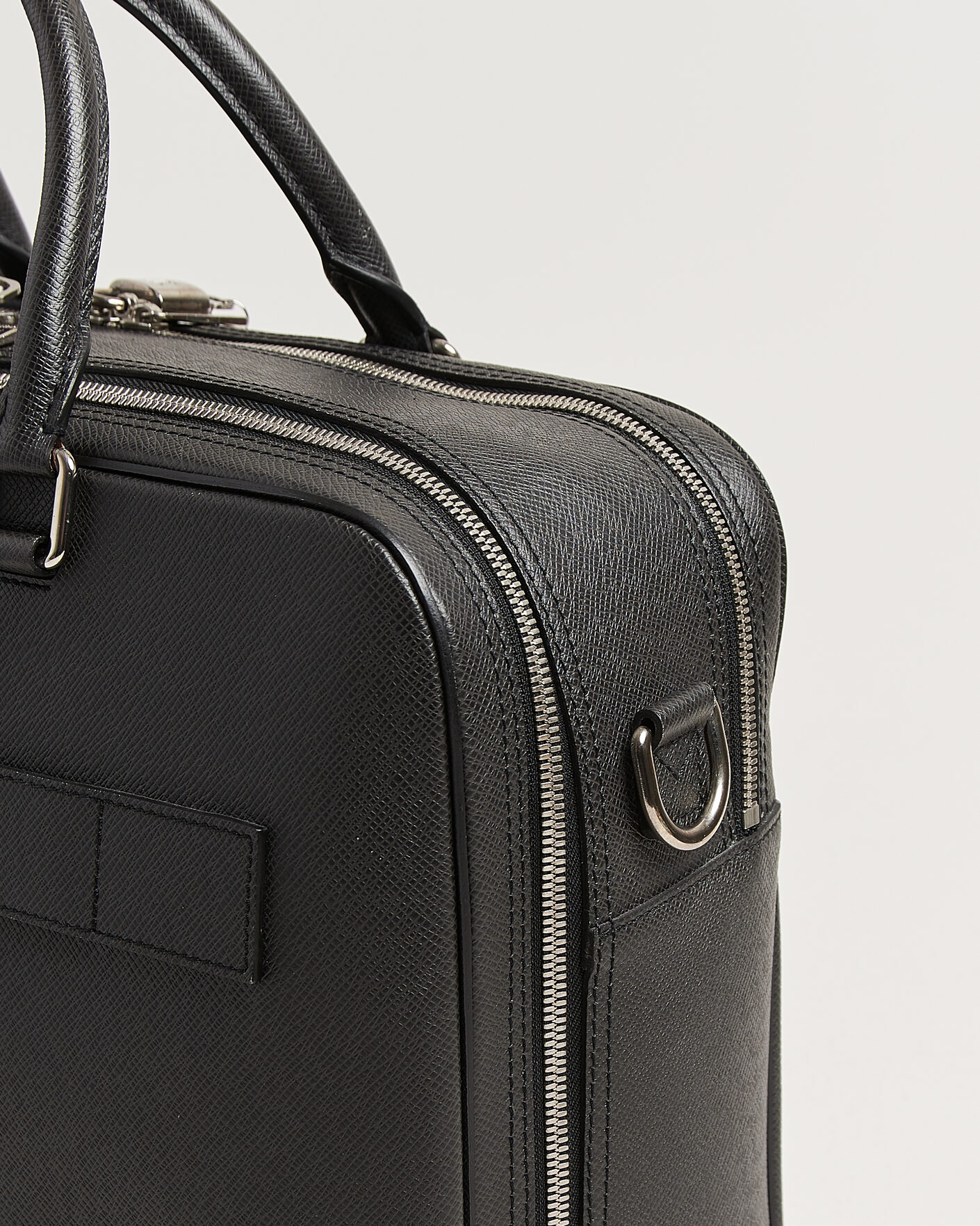 Heren | Pre-Owned & Vintage Bags | Louis Vuitton Pre-Owned | Overnight Bag Taiga Leather Black
