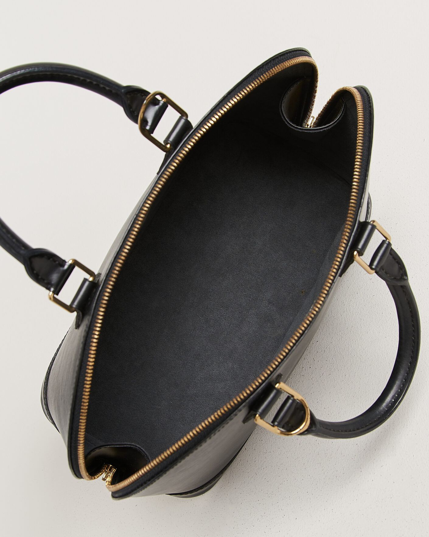 Heren | Pre-Owned & Vintage Bags | Louis Vuitton Pre-Owned | Alma PM Bag Epi Leather Black