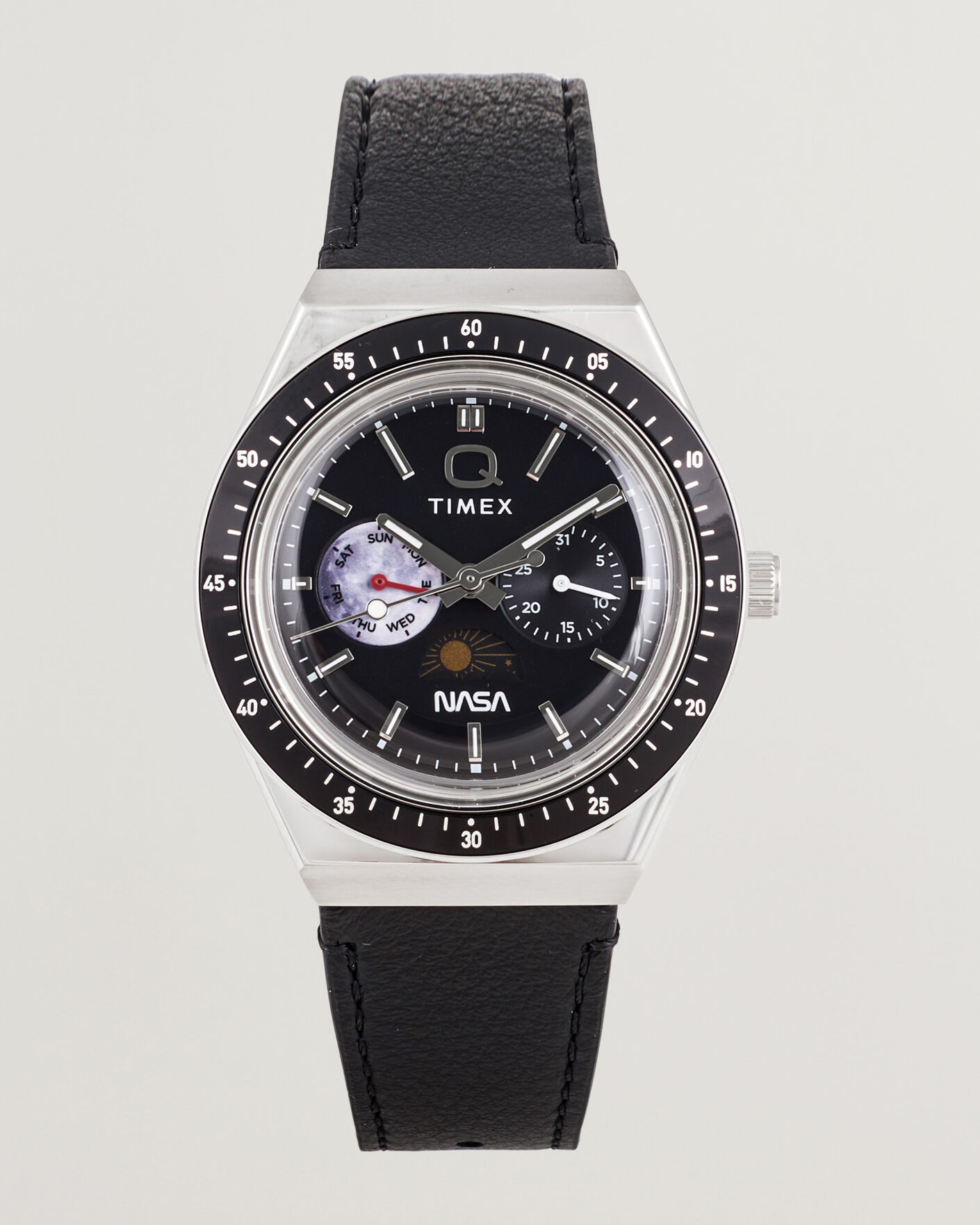Heren | Timex Q Timex x NASA Luminous Leather Strap 40mm Black Dial | Timex | Q x NASA Luminous Leather Strap 40mm Black Dial