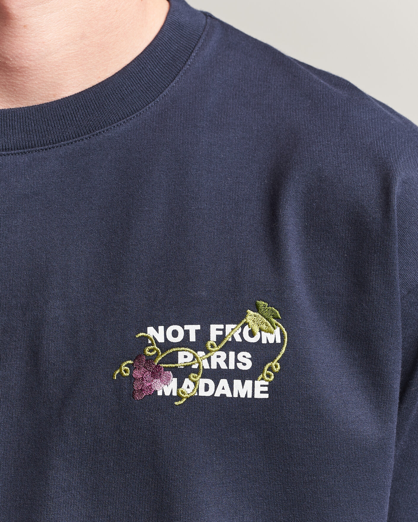 Heren | T-shirts | Drôle de Monsieur | Vine Embroidered Slogan T-Shirt Navy