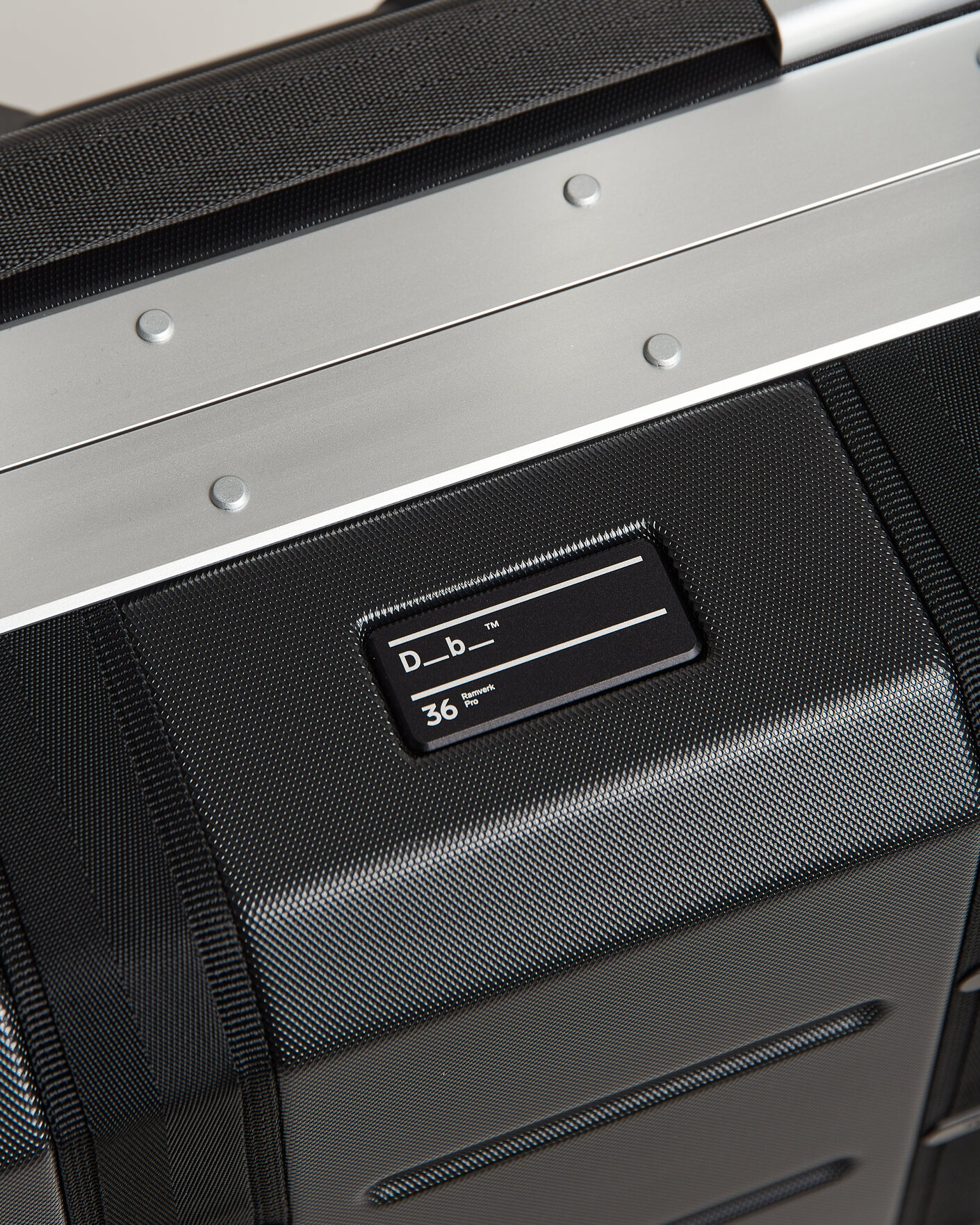 Heren | Tassen | DB | Ramverk Pro Carry On Silver/Black