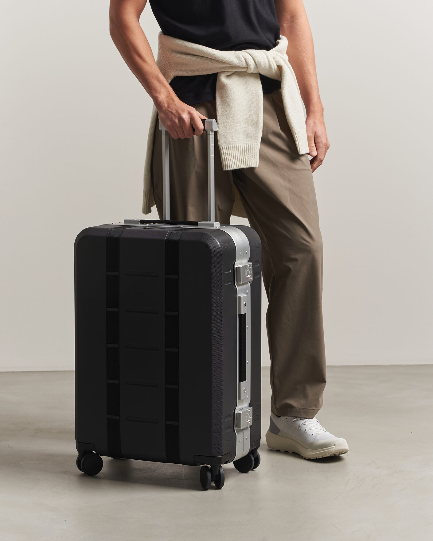 Heren | Tassen | DB | Ramverk Pro Check-In Luggage Medium Silver/Black