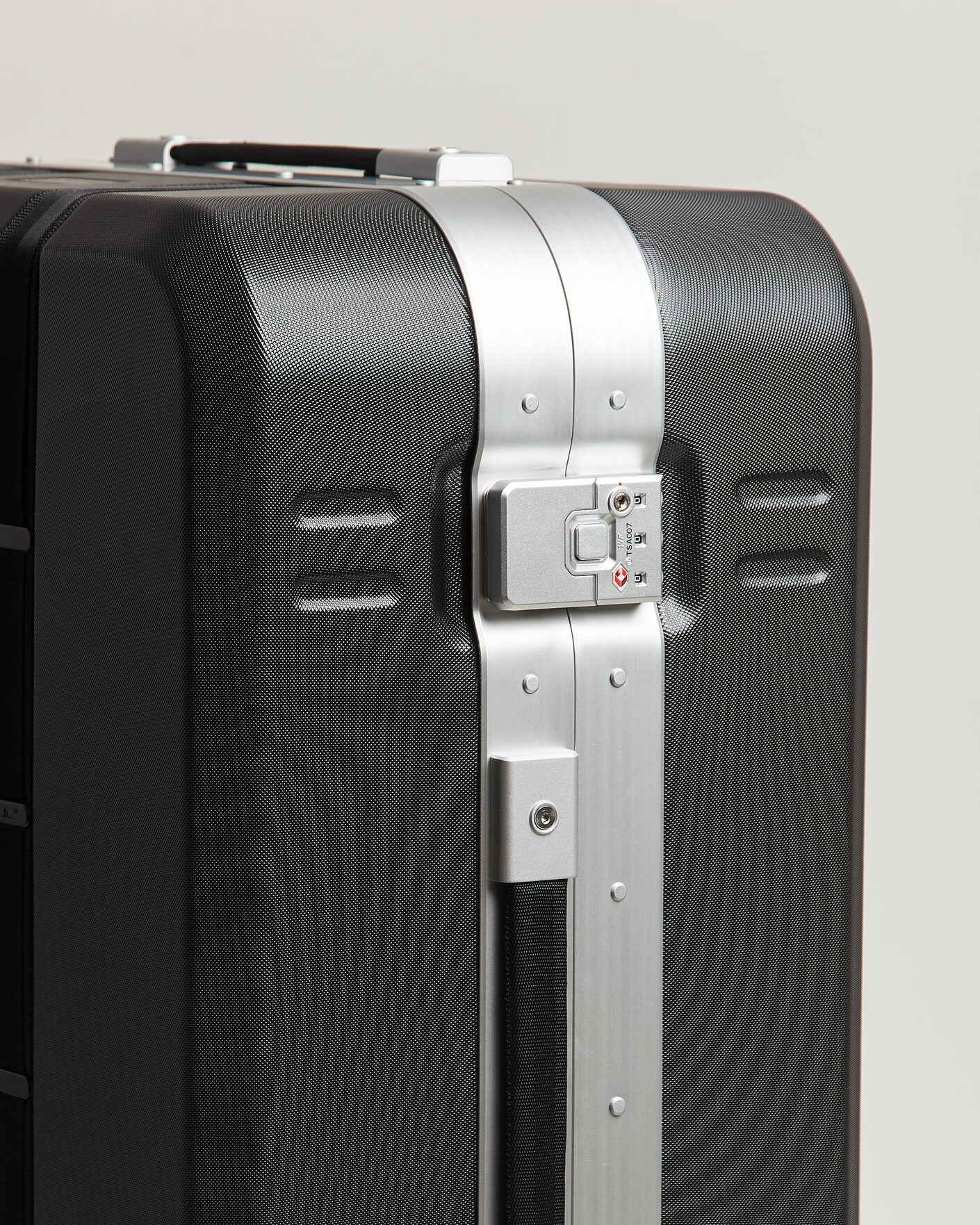 Heren | Tassen | DB | Ramverk Pro Check-In Luggage Large Silver/Black