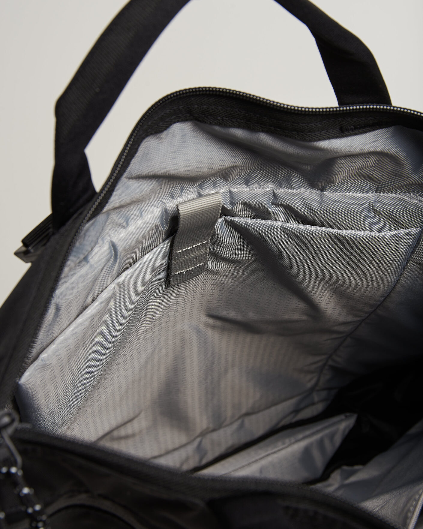 Heren | DB Utility Tote 32L Black Out | DB | Utility Tote 32L Black Out