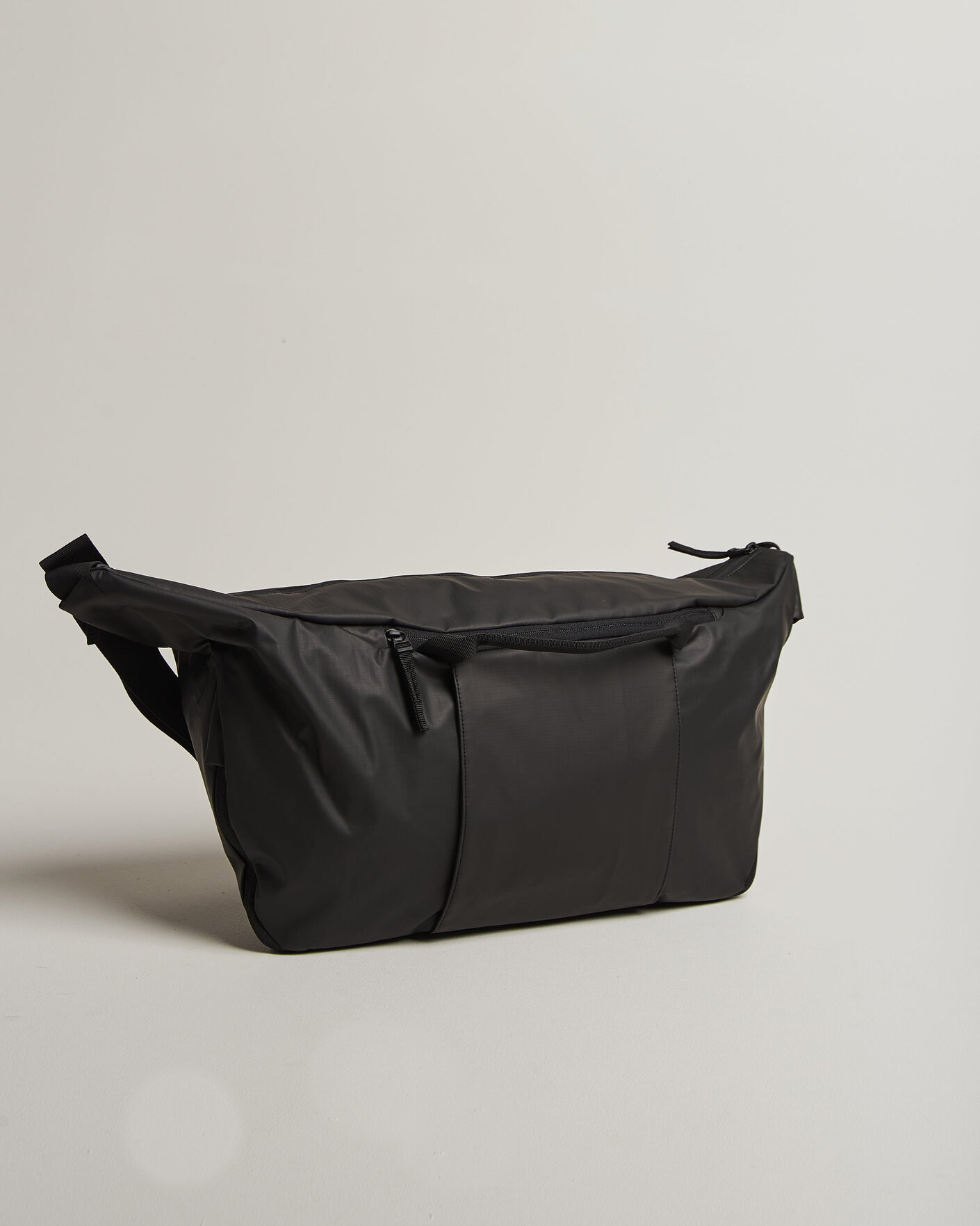 Heren | Tassen | DB | Ramverk Pro Sling Bag 24L Black Out