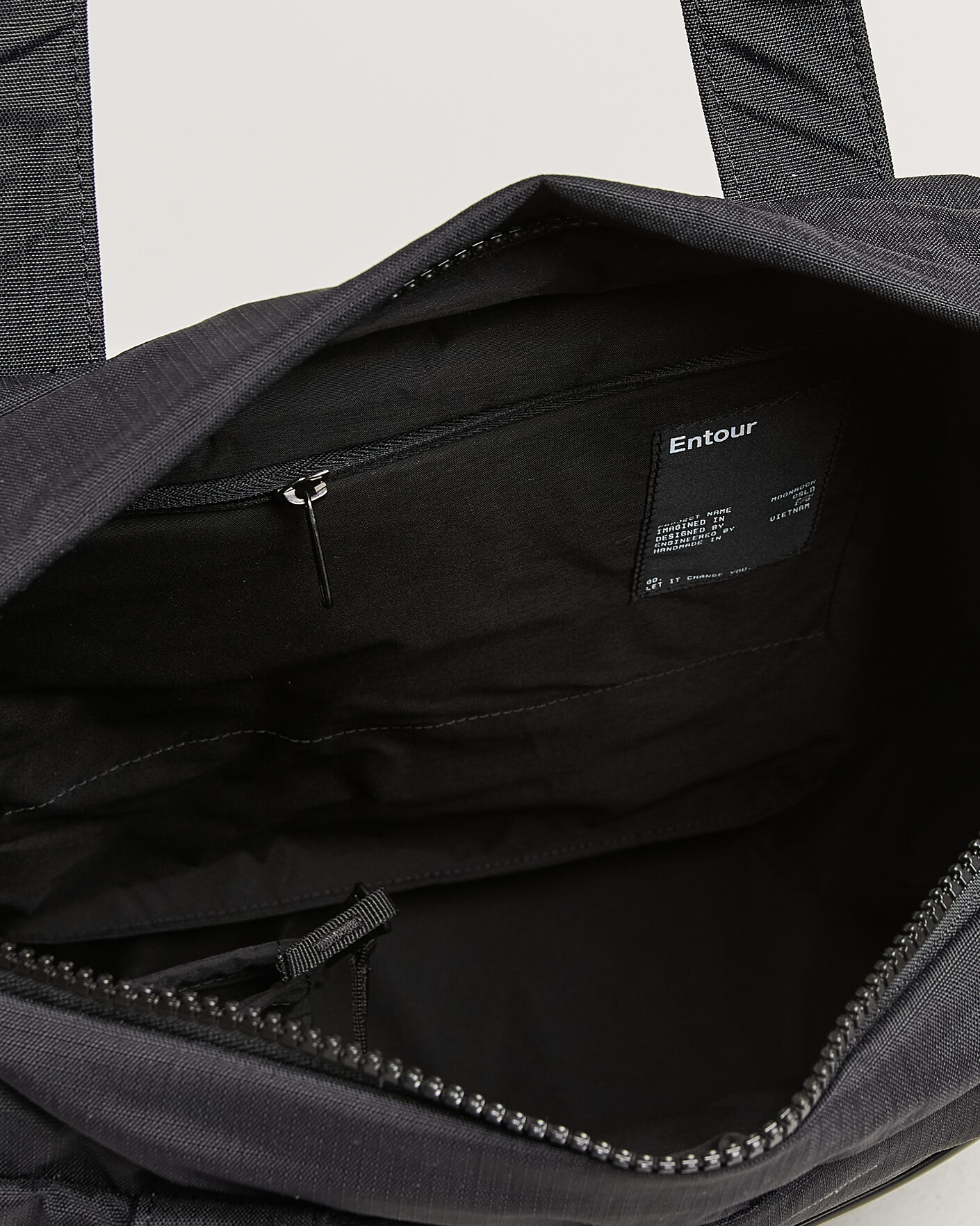 Heren | Tassen | DB | Entour Tote 22L Black Out