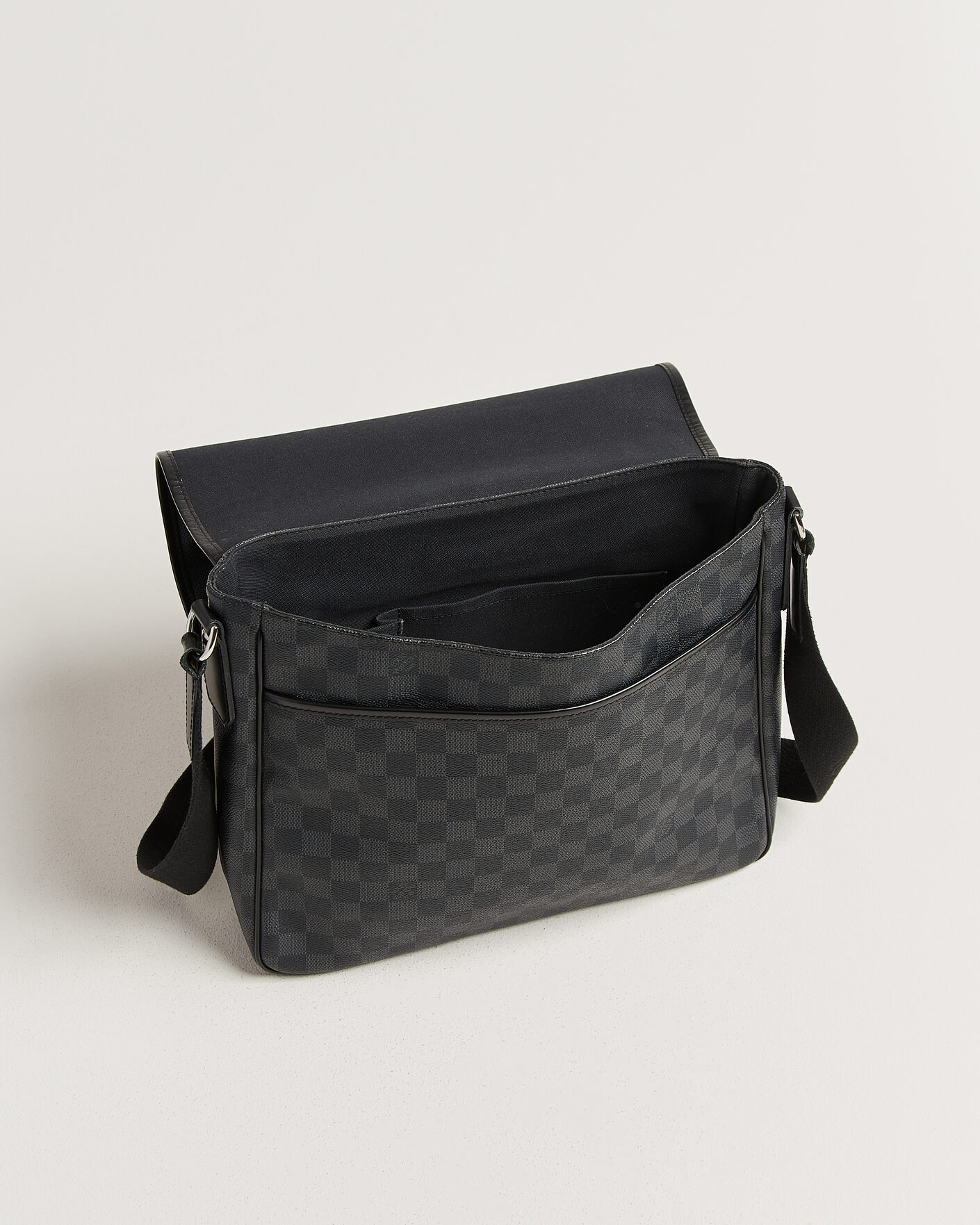 Heren | Pre-Owned & Vintage Bags | Louis Vuitton Pre-Owned | Daniel MM Shoulder Bag Damier Graphite