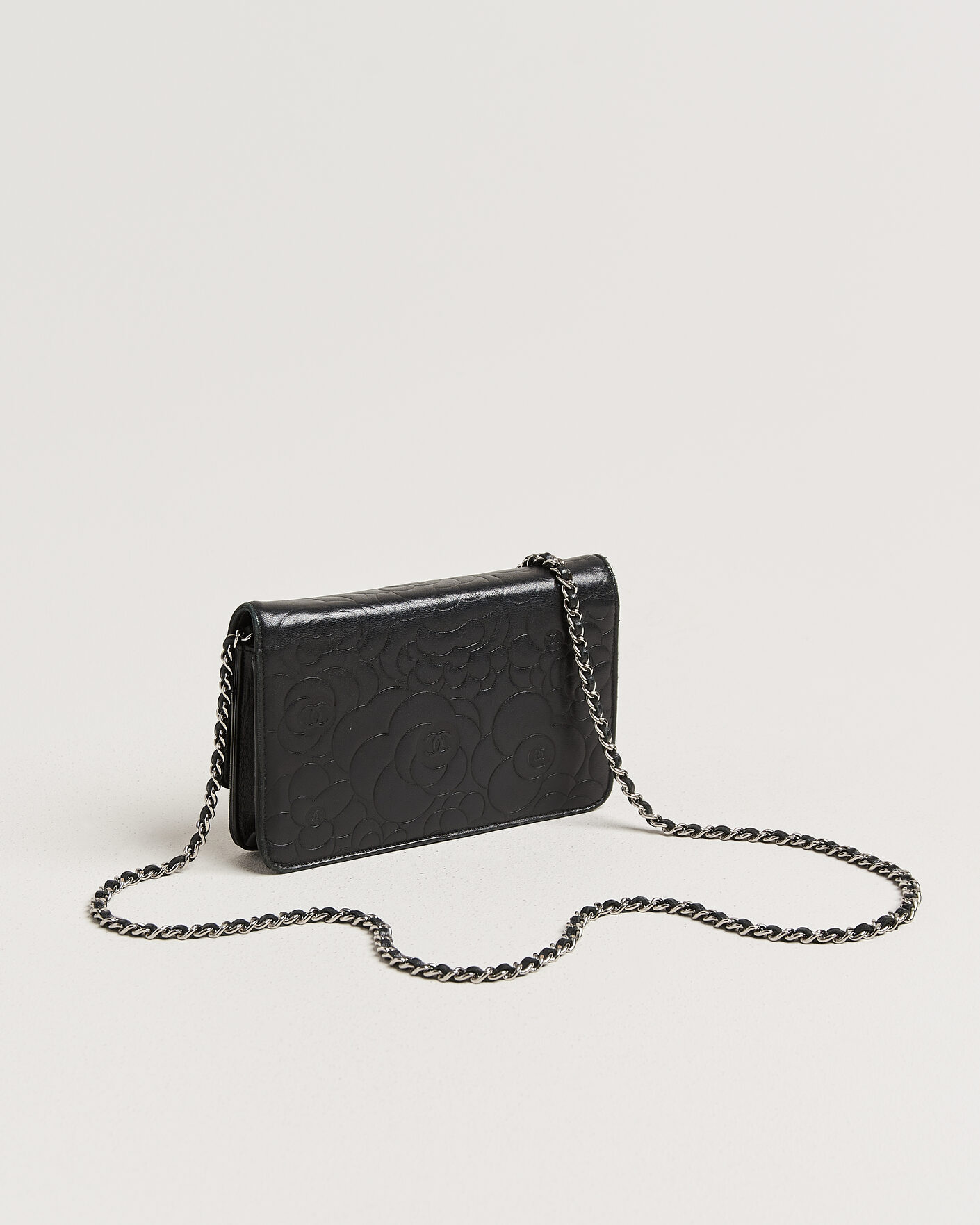 Heren | Pre-Owned & Vintage Bags | Chanel Pre-Owned | Wallet On Chain Camelia Lambskin Black