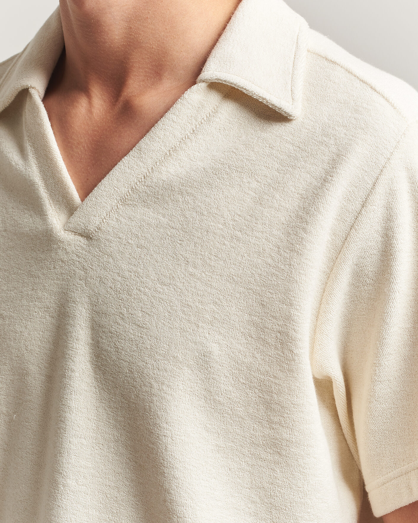 Heren | Polo's | OAS | Serif Regular Fit Terry Open Collar Polo Ecru