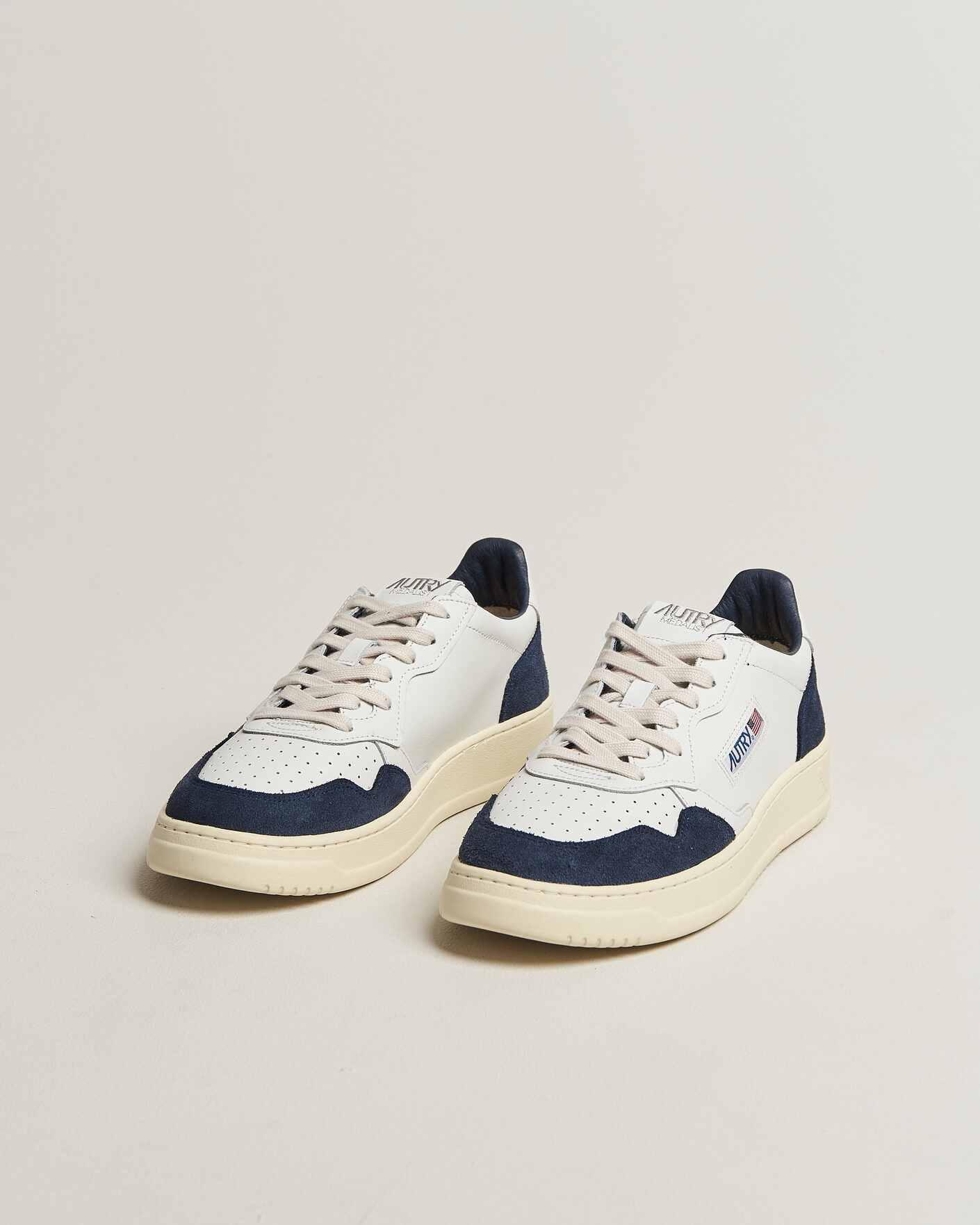 Heren | Sneakers | Autry | Medalist Low Soft Leather/Suede Sneaker White/Denim