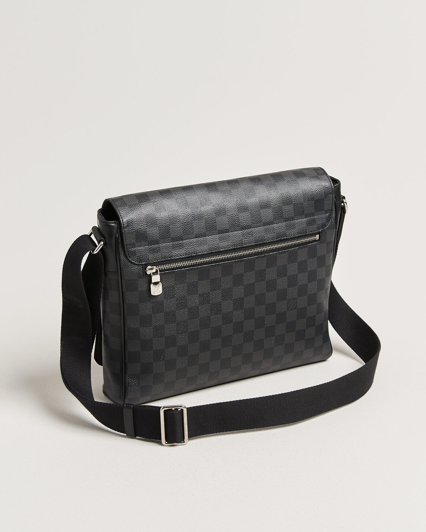 Heren | Pre-Owned & Vintage Bags | Louis Vuitton Pre-Owned | Louis Vuitton District Messenger Bag MM Damier Graphite