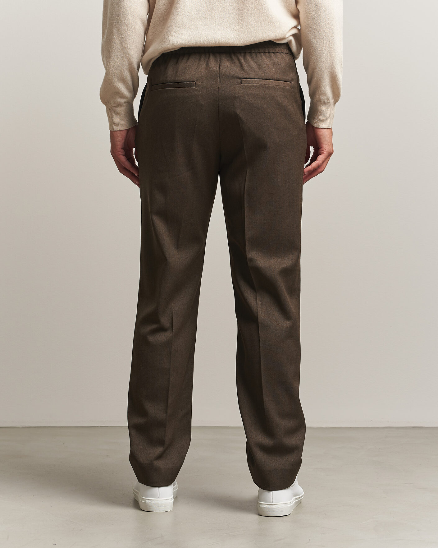 Heren | Broeken | Filippa K | Theo Relaxed Wool Trousers Walnut Brown