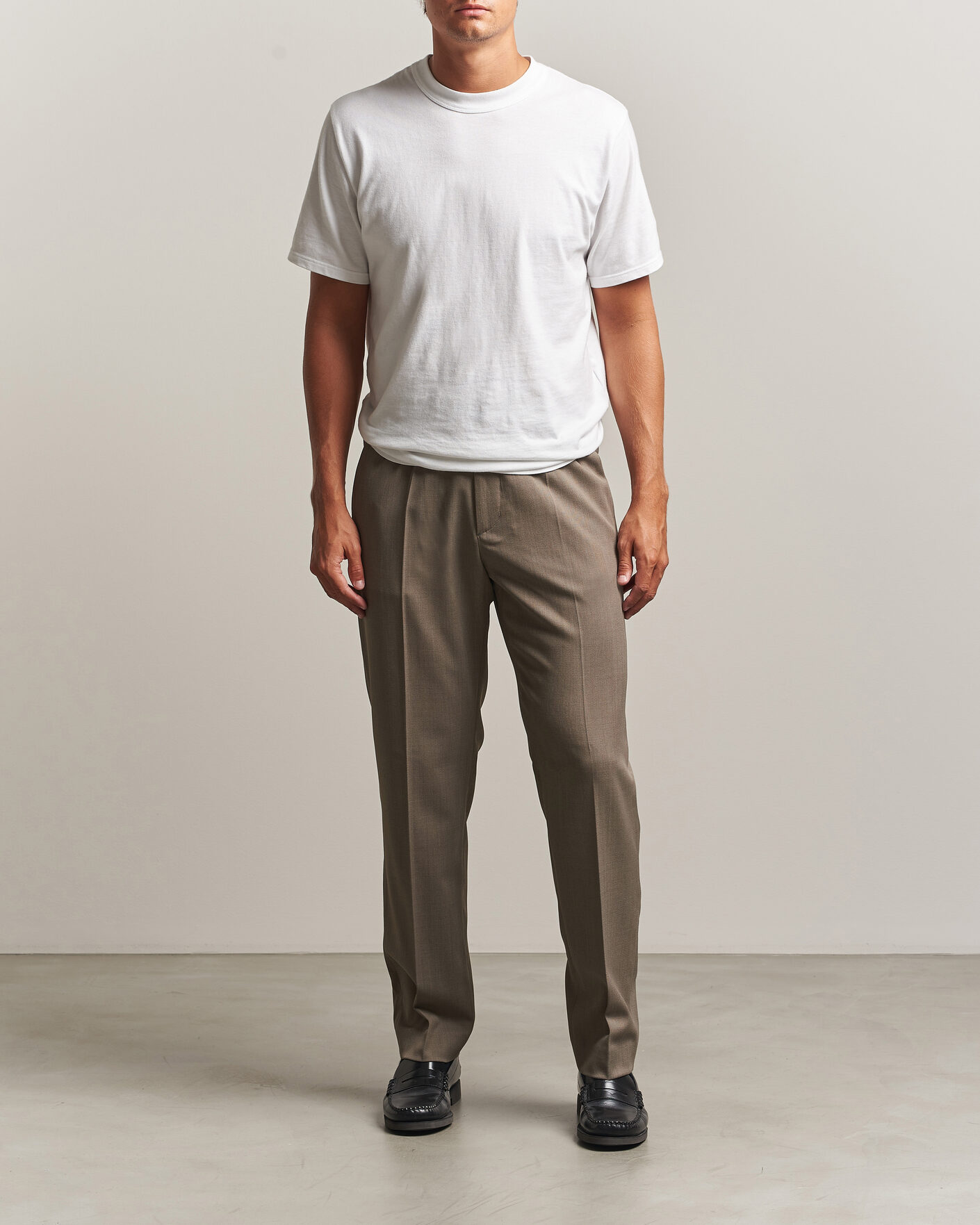 Heren | Broeken | Filippa K | Theo Relaxed Wool Trousers Stone Taupe