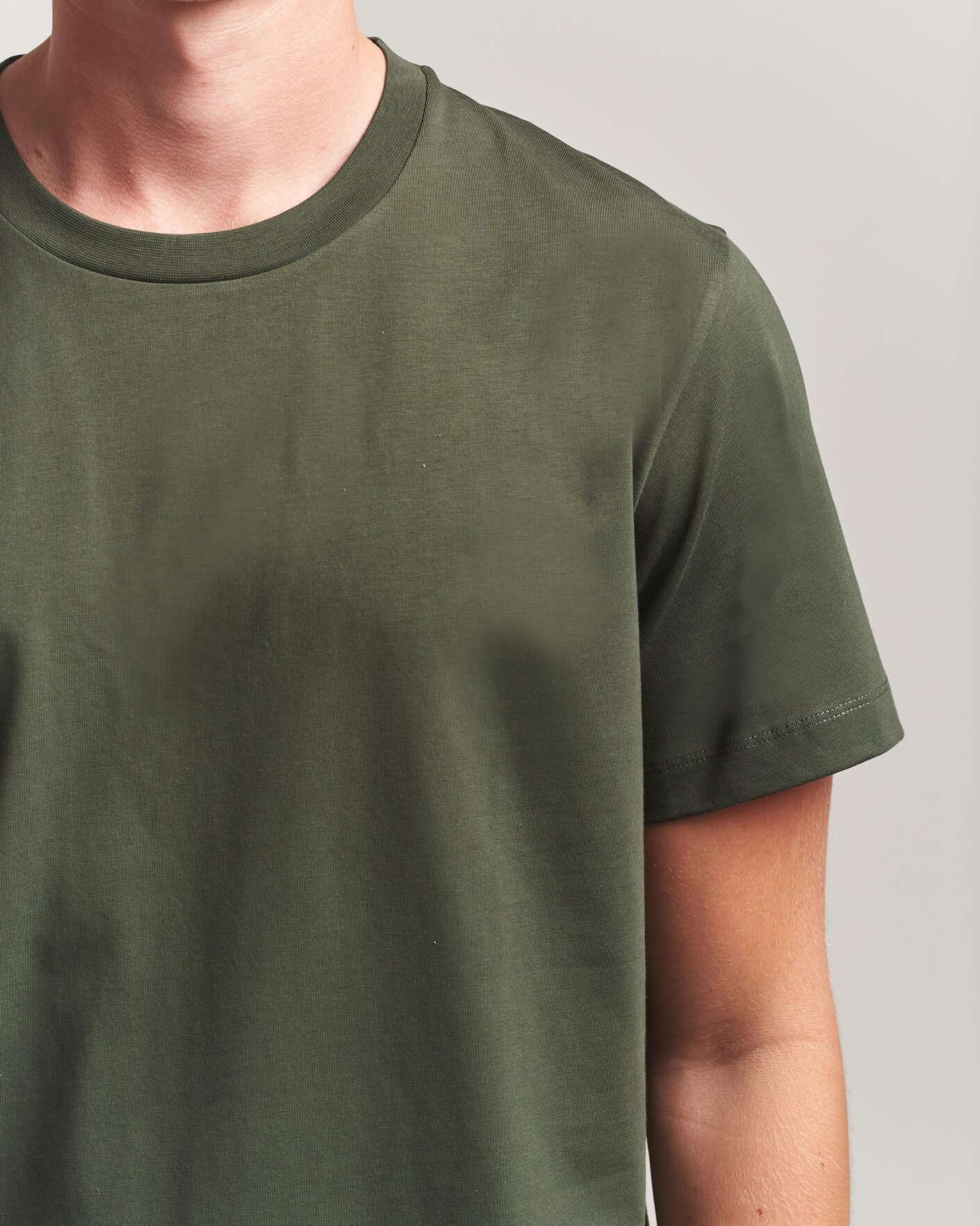 Heren | T-shirts | Filippa K | Filip Crew Neck T-Shirt Night Green