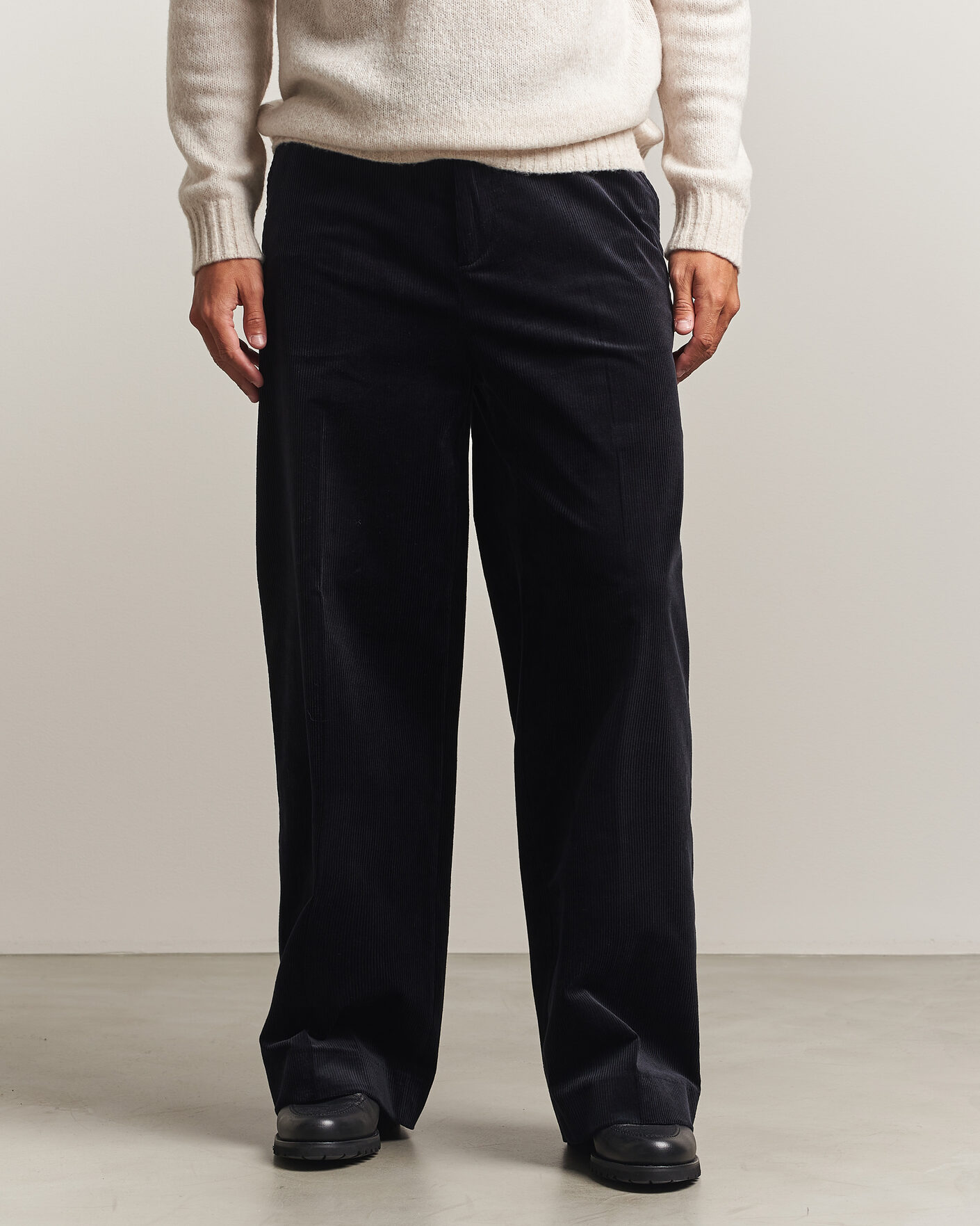 Heren | Broeken | Filippa K | Hector Corduroy Trousers Dark Navy