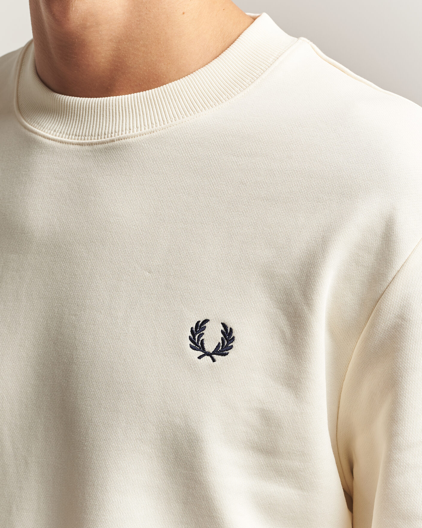 Heren | Truien | Fred Perry | Crew Neck Sweatshirt Ecru