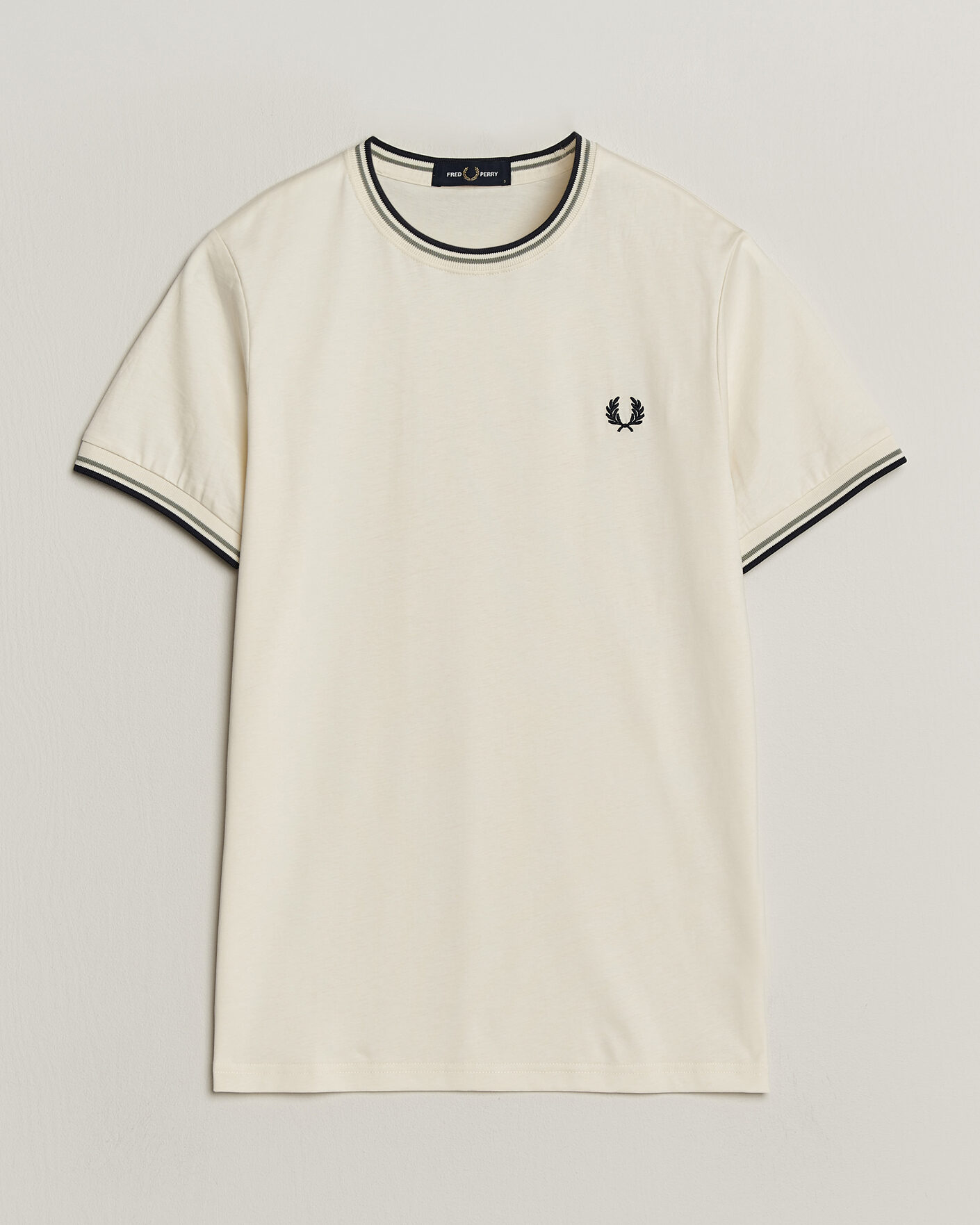 Heren | T-shirts | Fred Perry | Twin Tipped T-Shirt Ecru