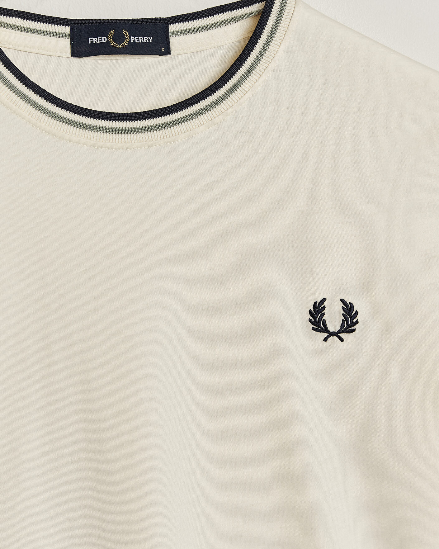 Heren | T-shirts | Fred Perry | Twin Tipped T-Shirt Ecru
