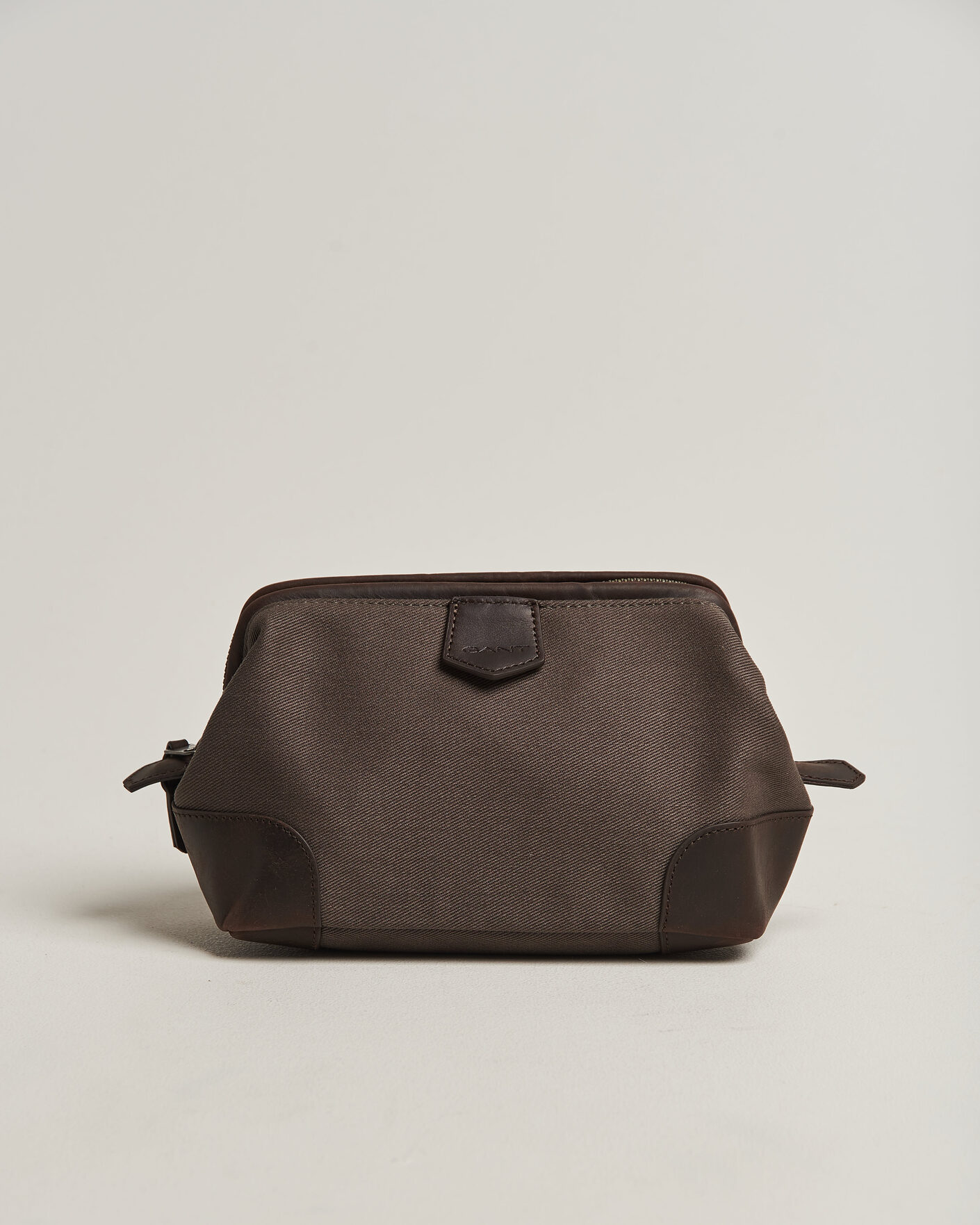 Heren | Tassen | Gant | Modern Premium Canvas Washbag Faded Taupe