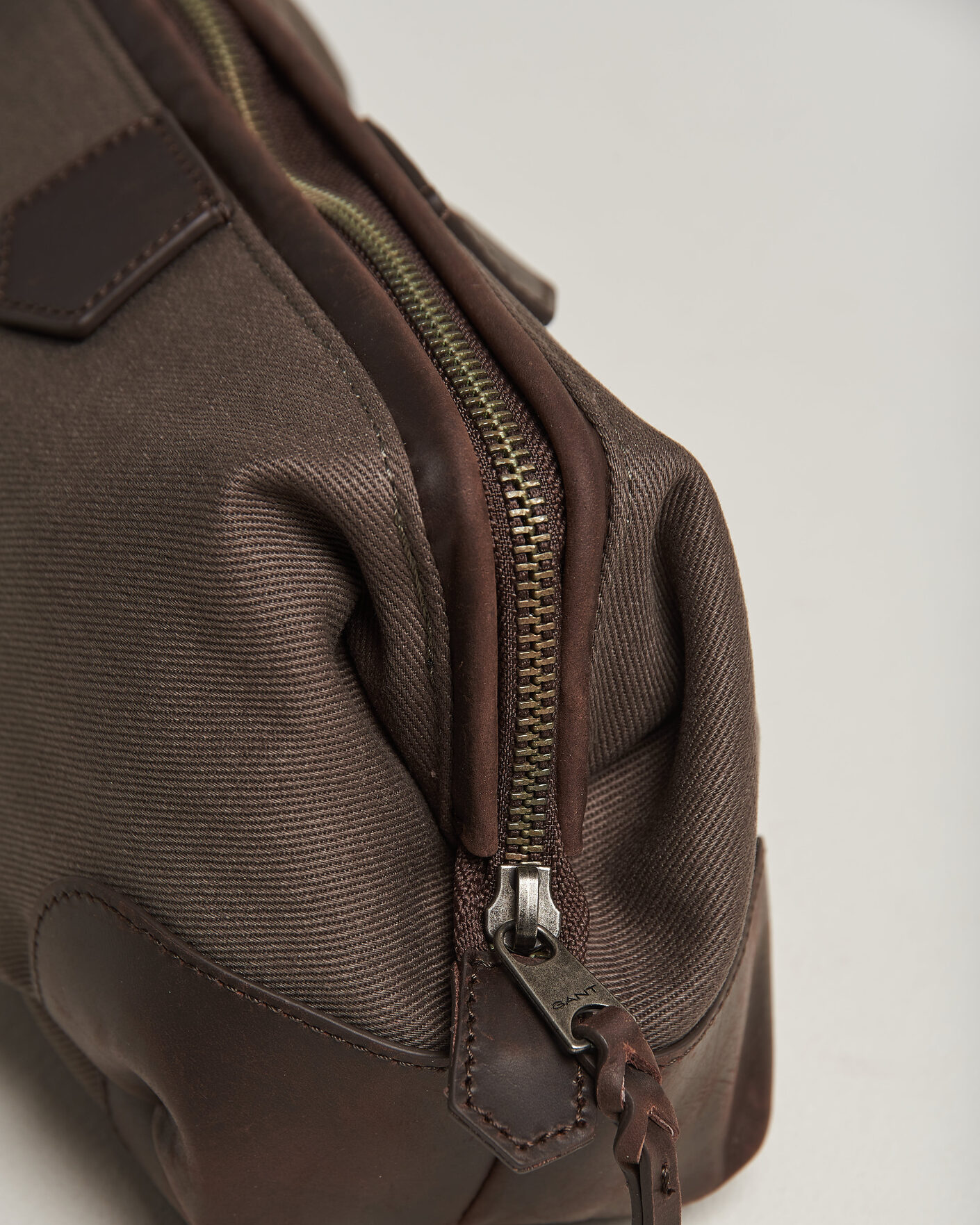 Heren | Tassen | Gant | Modern Premium Canvas Washbag Faded Taupe
