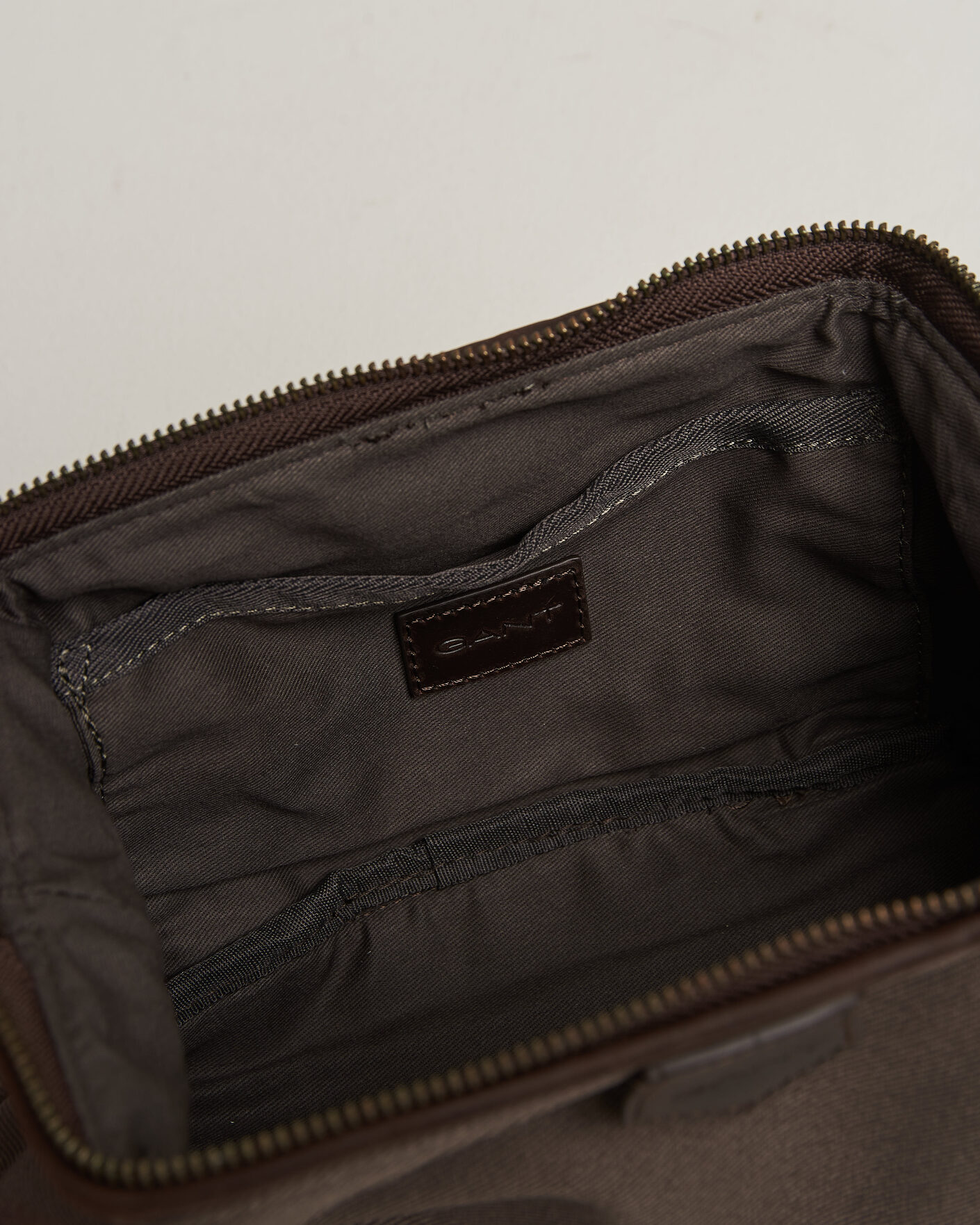 Heren | Tassen | Gant | Modern Premium Canvas Washbag Faded Taupe