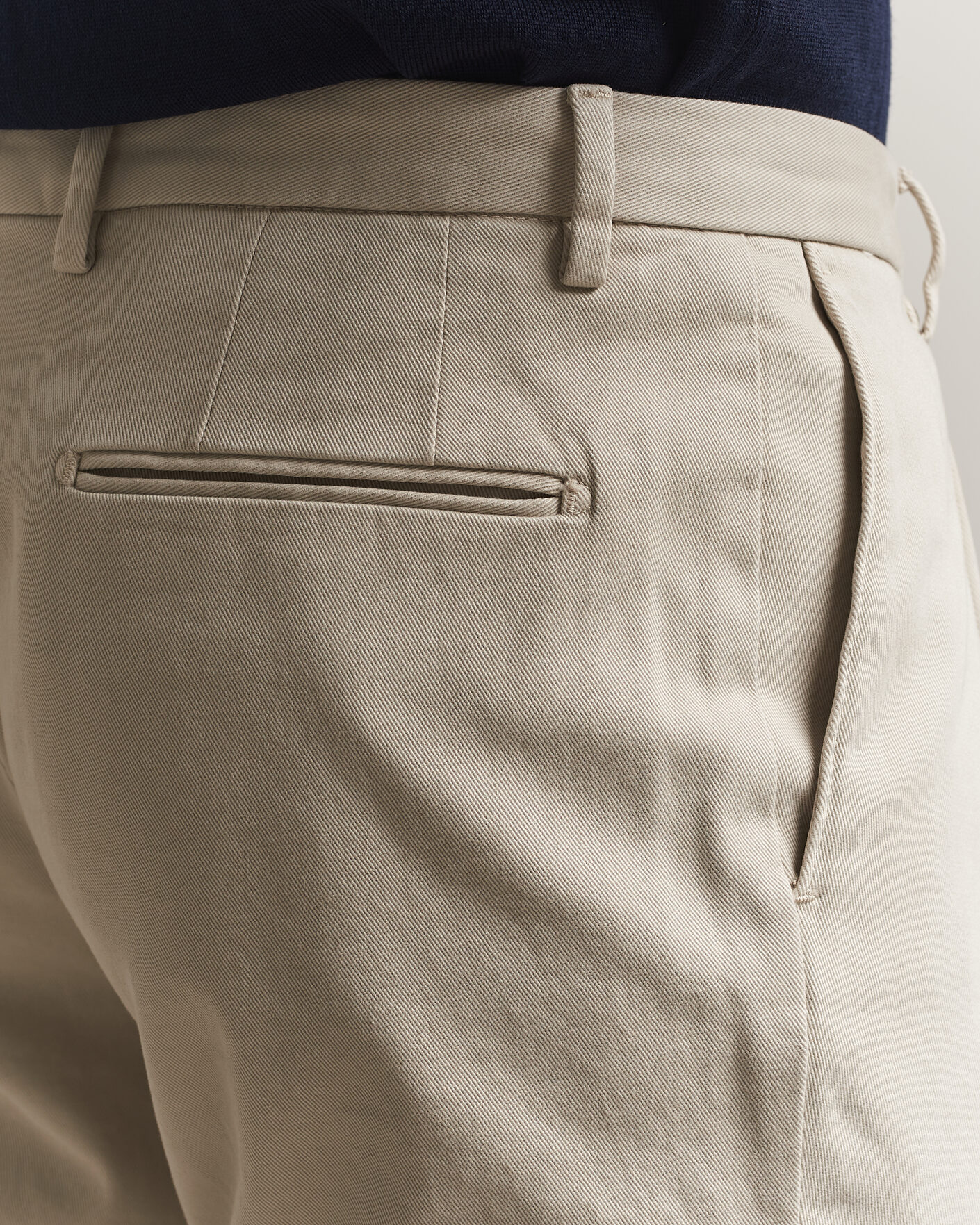 Heren | Broeken | Boglioli | Pleated Cotton Twill Chinos Light Beige