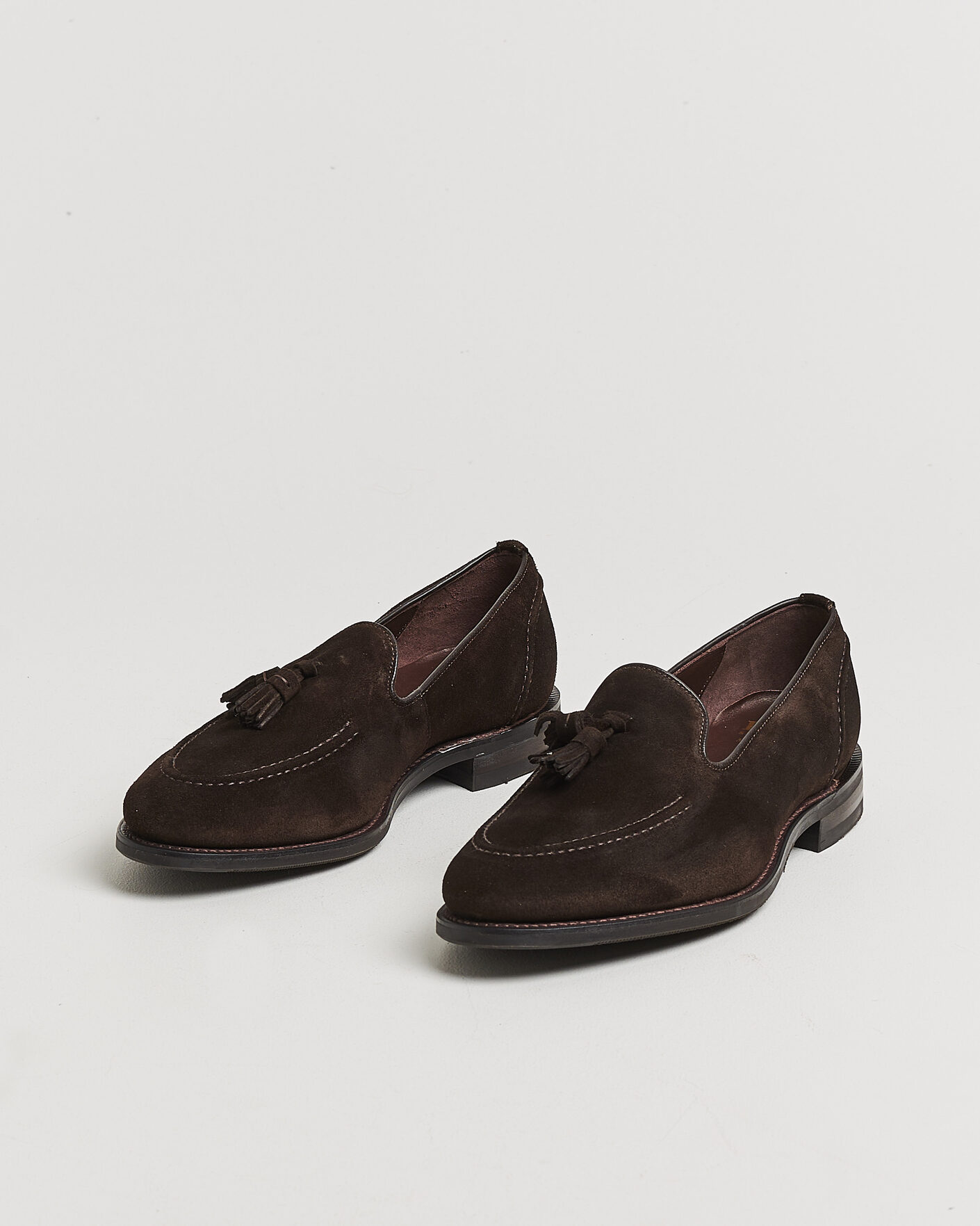 Heren | Instappers | Loake 1880 | Brunel Suede Tassel Loafer Dark Brown