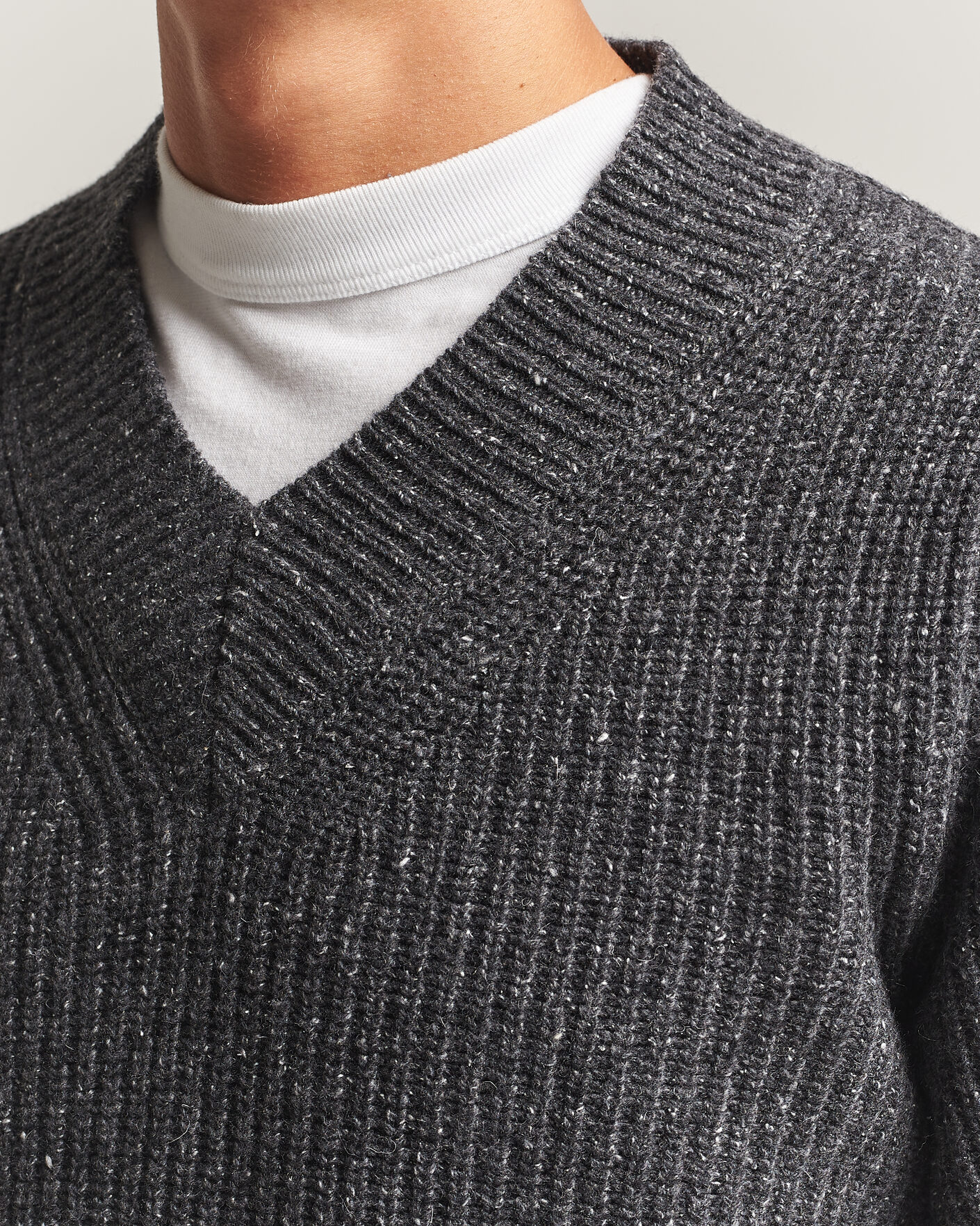 Heren | Truien | Morgano | Fisherman Ribb Donegal Knitted V-Neck Dark Grey
