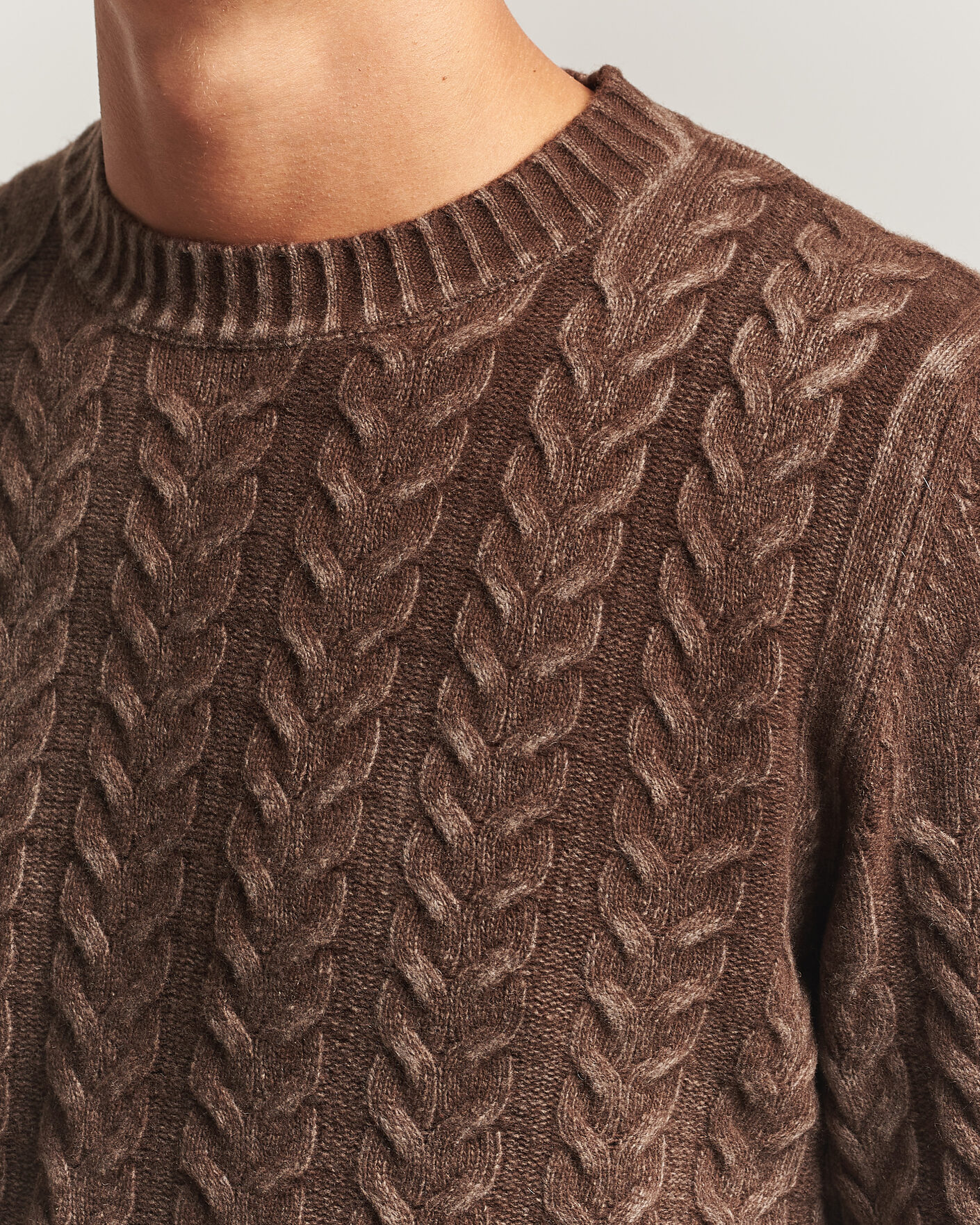 Heren | Truien | Morgano | Cable Knitted Brushed Dyed Wool Crew Brown
