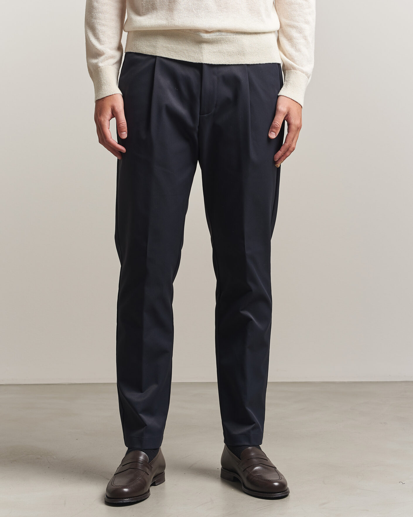 Heren | Broeken | Herno | Pleated Technical Cotton Trousers Navy
