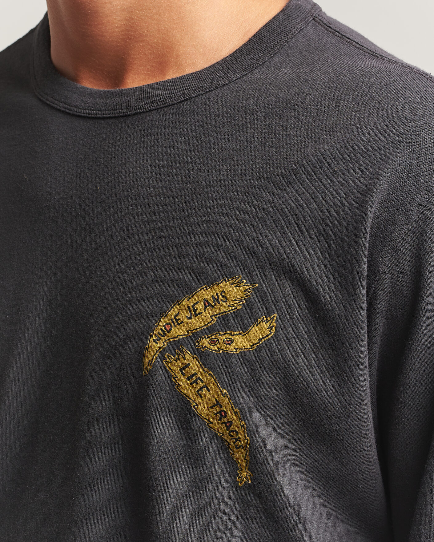 Heren | T-shirts | Nudie Jeans | Rudi Life Tracks II Long Sleeved T-Shirt Antracite