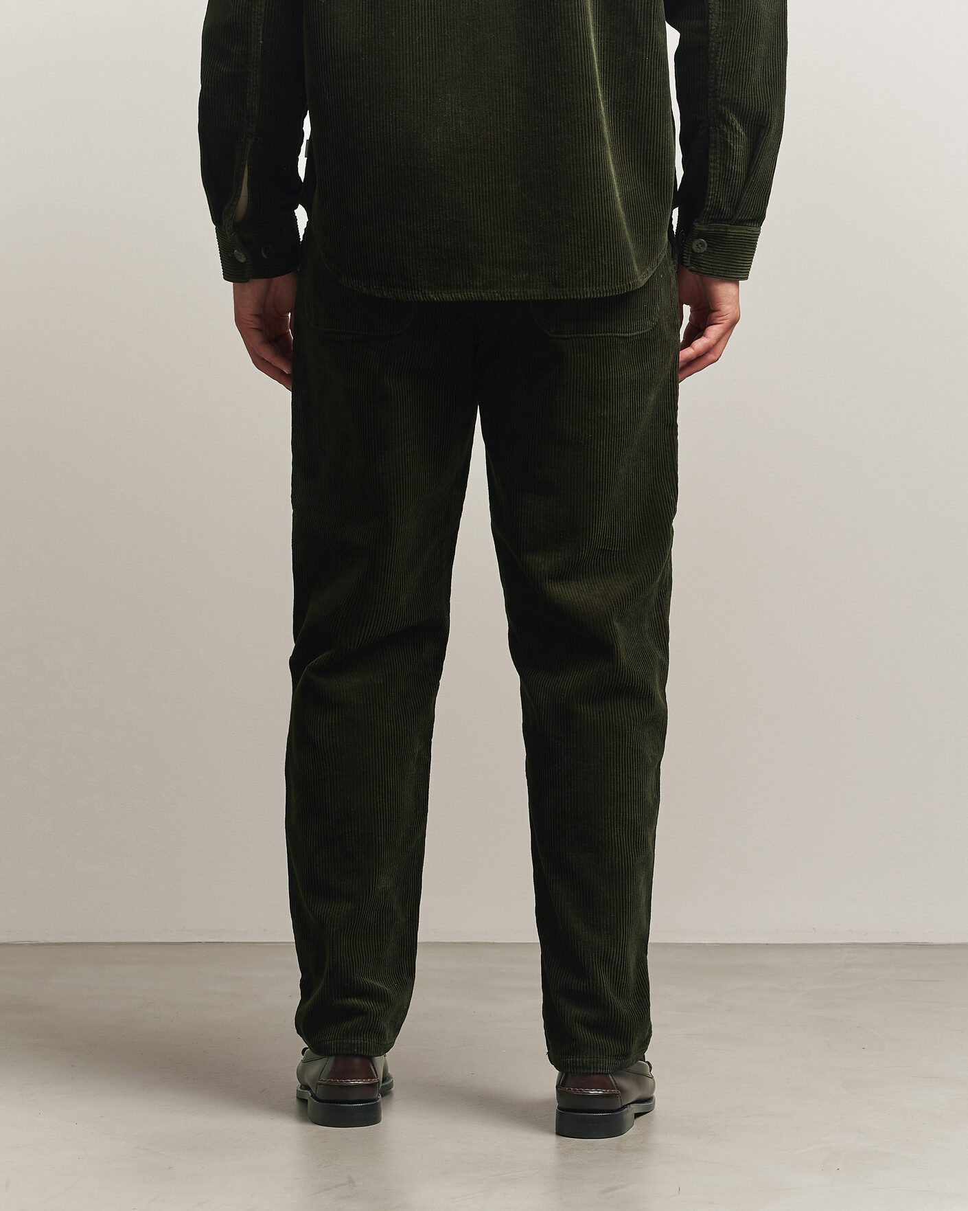 Heren | Broeken | LES DEUX | Corduroy Tapered Pants Rosin Green