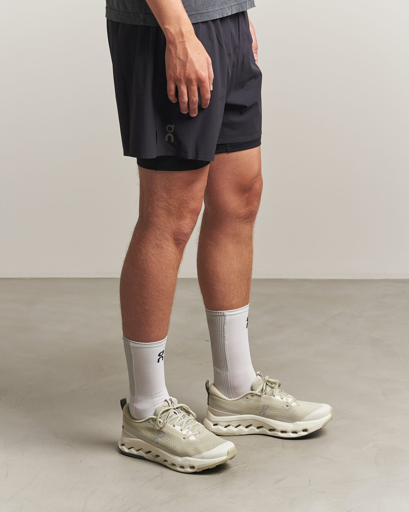 Heren | Hardloopschoenen | On | Cloudsurfer Trail 2 Chalk/Ghost