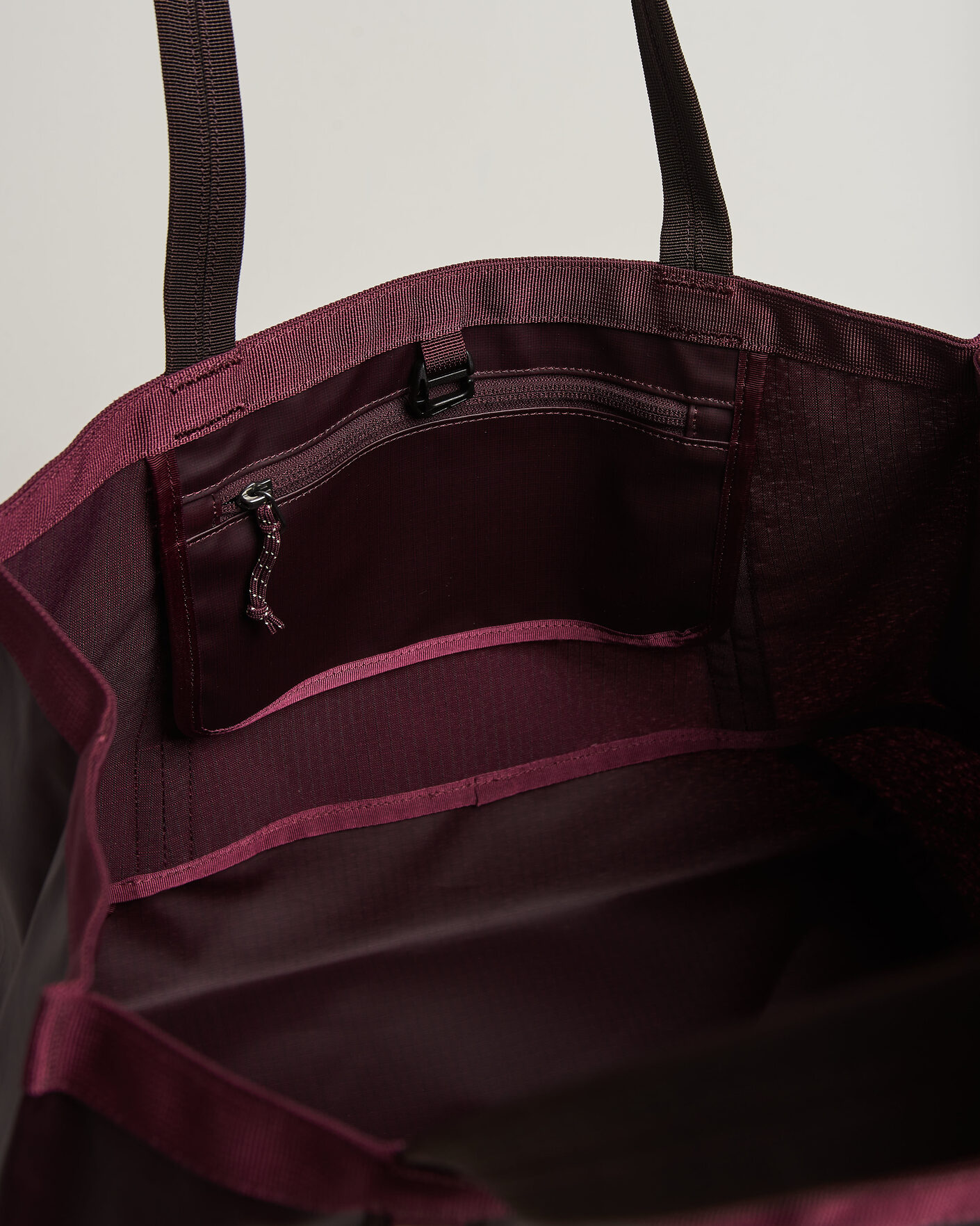 Heren | Tassen | Patagonia | Black Hole Tote 25L Berry Fig
