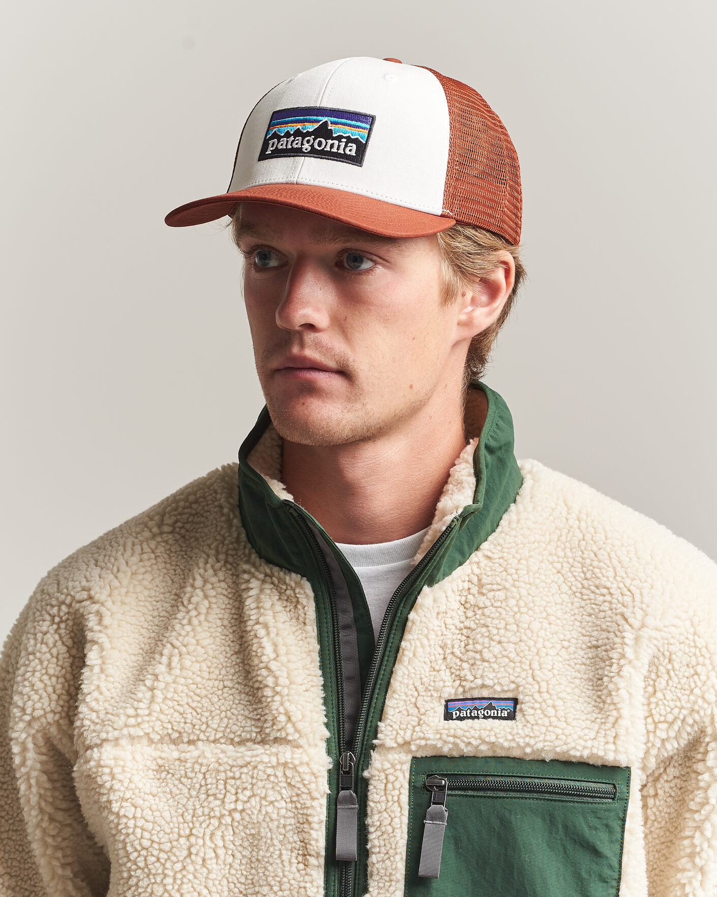 Heren | Hoeden en petten | Patagonia | P-6 Logo Trucker Hat White/Red