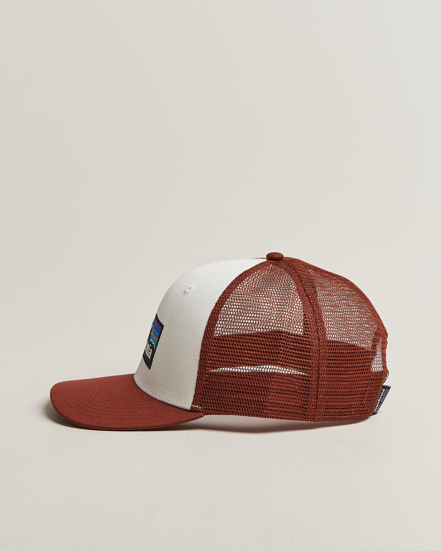 Heren | Hoeden en petten | Patagonia | P-6 Logo Trucker Hat White/Red