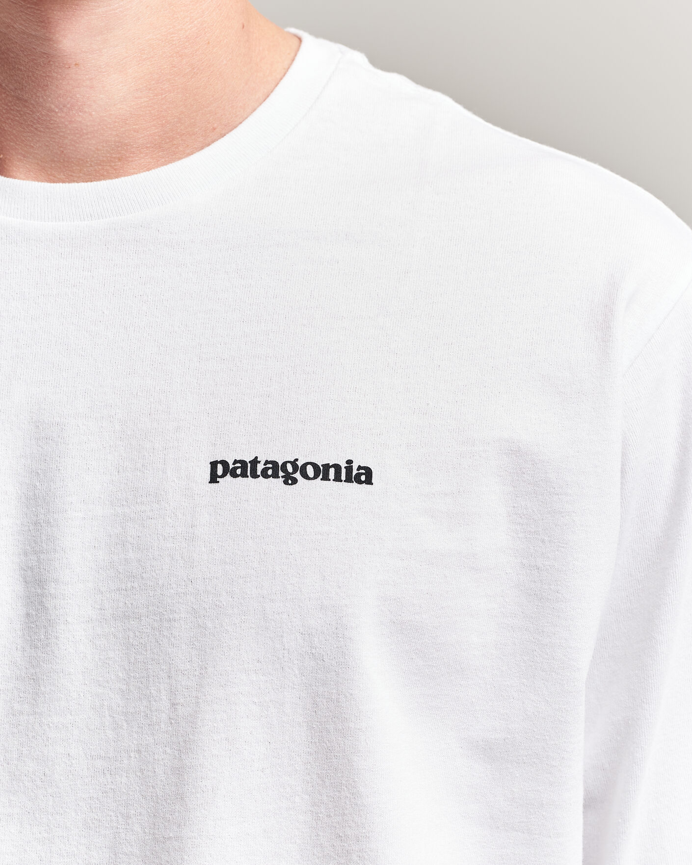 Heren | T-shirts | Patagonia | P-6 Logo Responsibili LS T-Shirt Fiber White