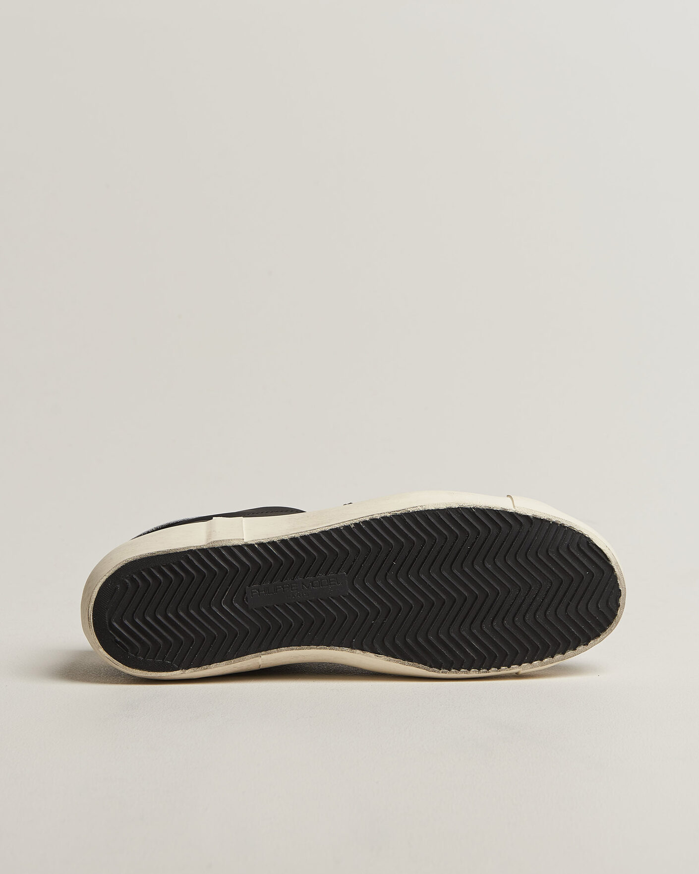 Heren | Sneakers | Philippe Model | PRSX Low Top Suede Sneaker Black/White