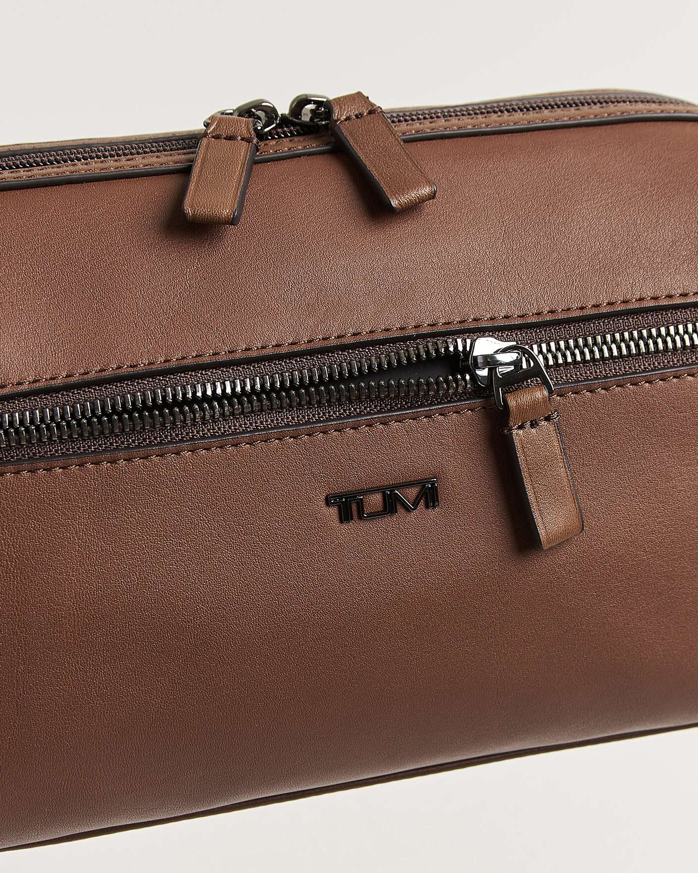 Heren | Tassen | TUMI | Framed Travel Kit Cognac