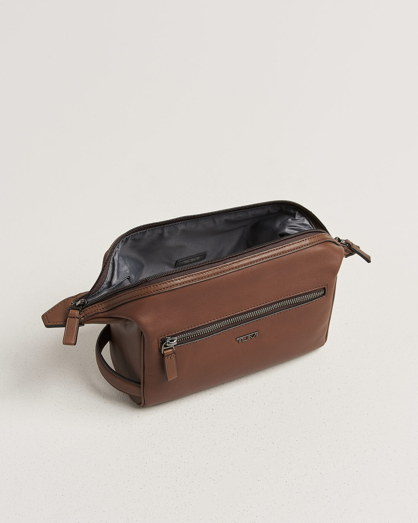 Heren | Tassen | TUMI | Framed Travel Kit Cognac