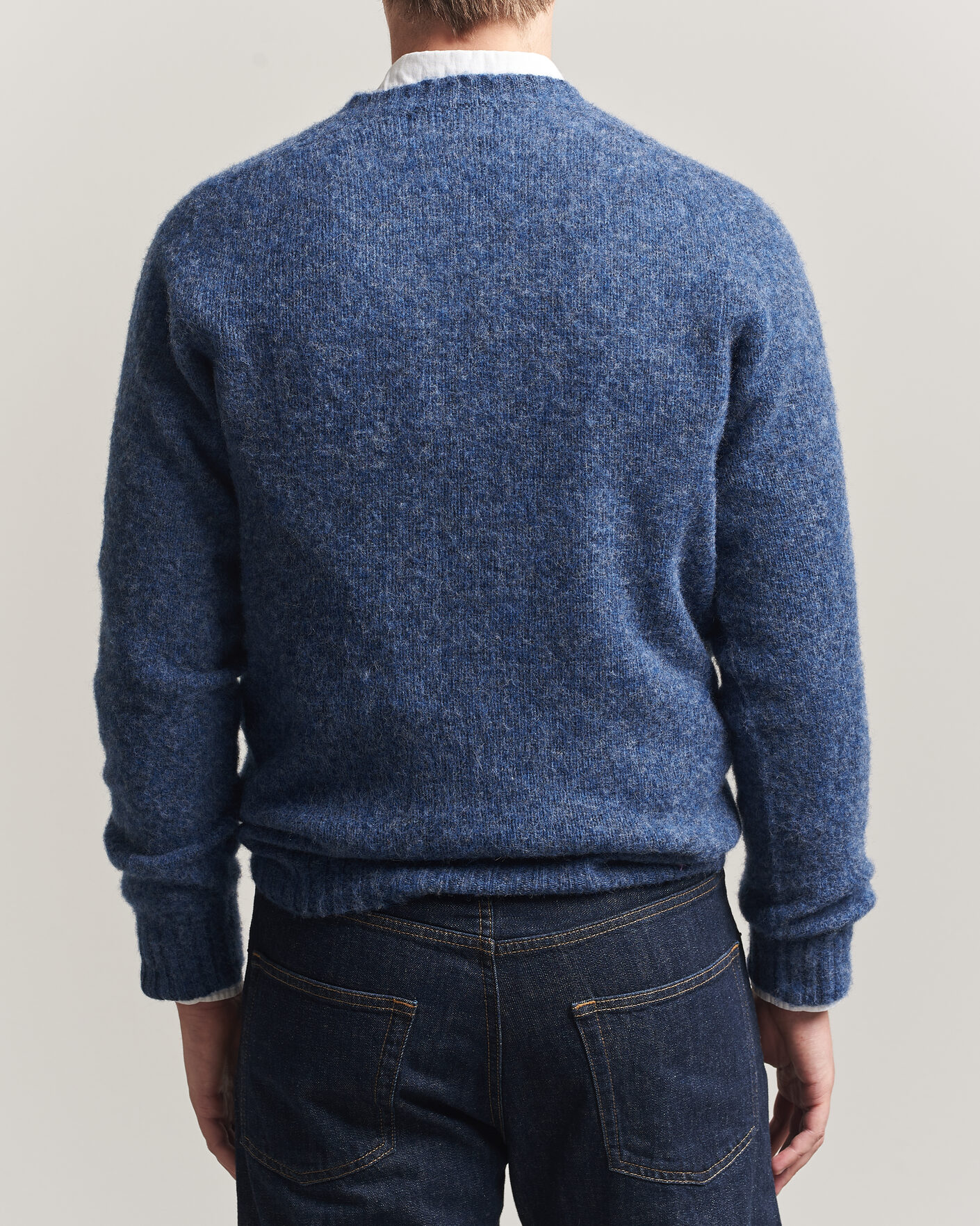 Heren | Truien | Harley Of Scotland for Care of Carl | Brushed Supersoft Lambswool V-Neck Denim Blue