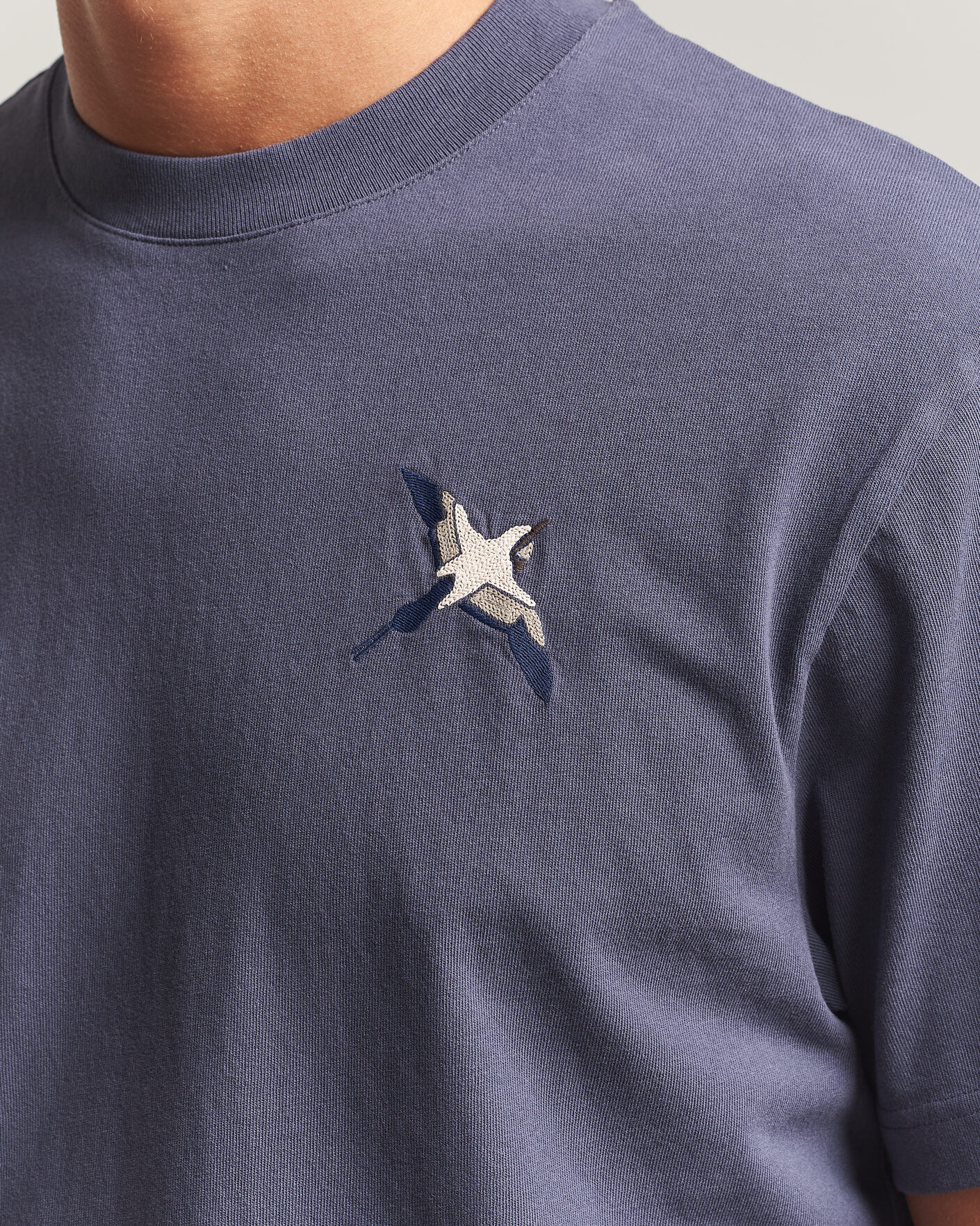 Heren | T-shirts | Axel Arigato | Micro Bee Birt T-Shirt Smoke Grey
