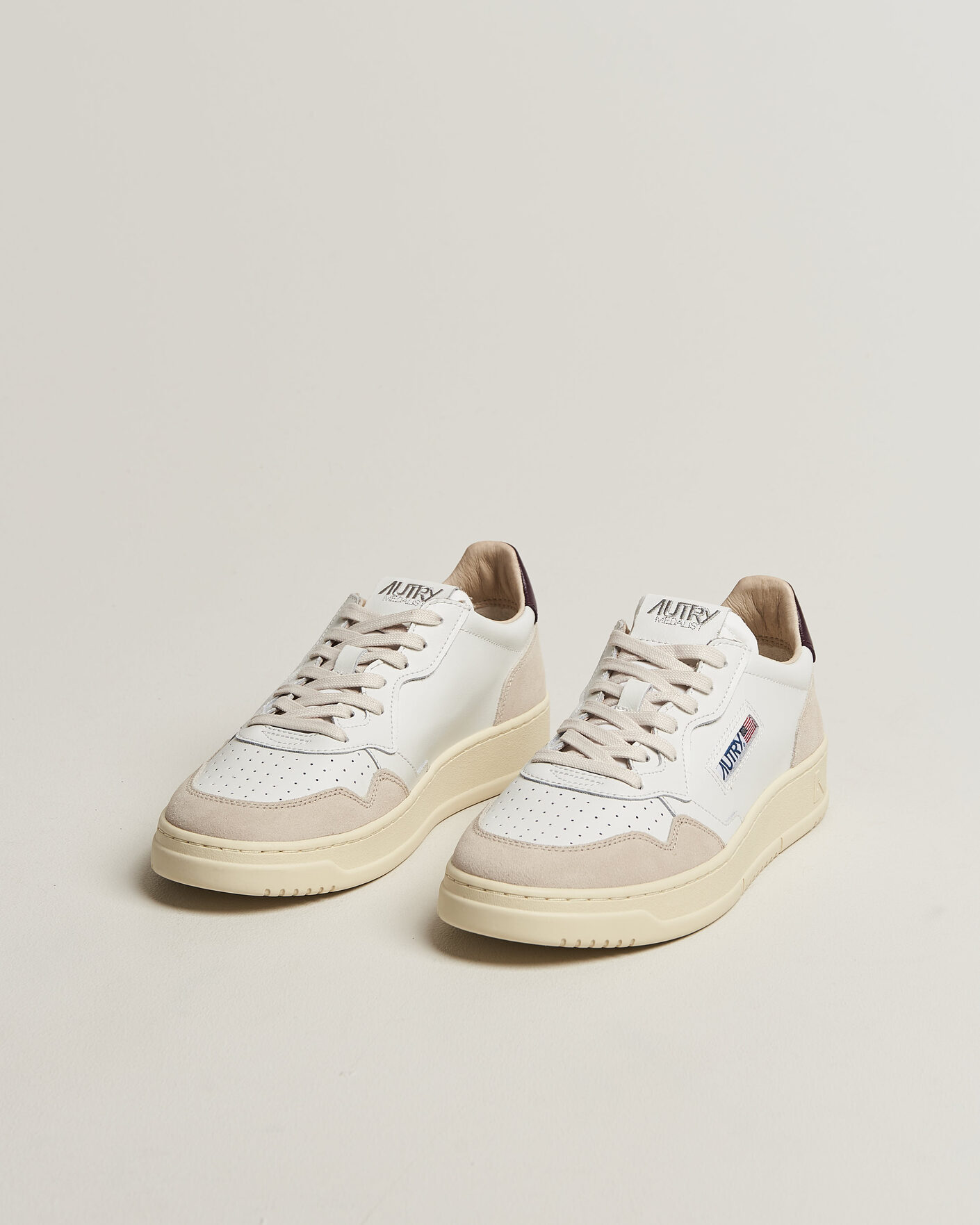 Heren | Sneakers | Autry | Medalist Low Leather/Suede Sneaker White/Fig