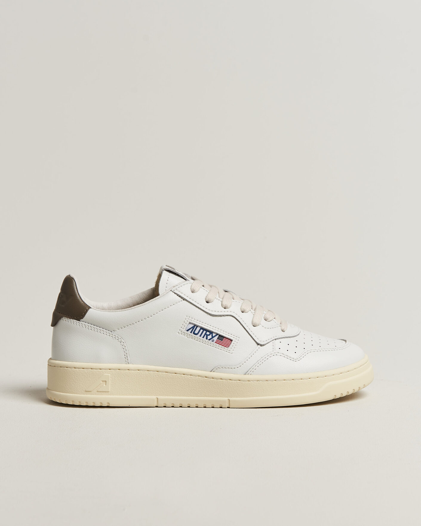 Heren | Sneakers | Autry | Medalist Low Sneaker White/Chocolate