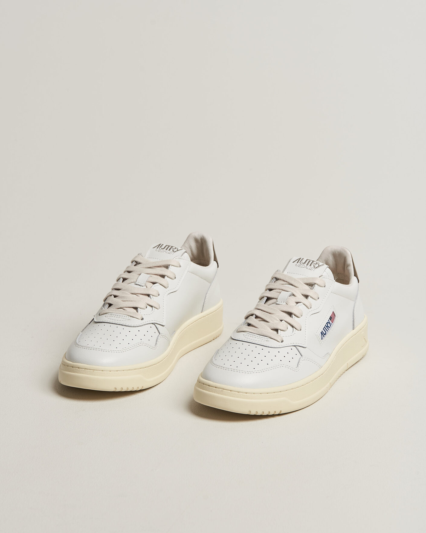 Heren | Sneakers | Autry | Medalist Low Sneaker White/Chocolate