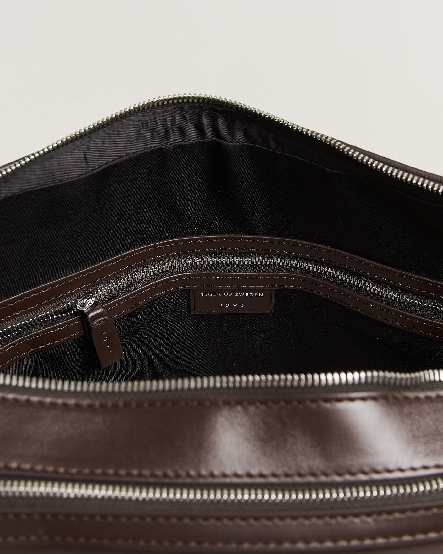 Heren | Tassen | Tiger of Sweden | Burin Smooth Leather Briefcase Dark Brown