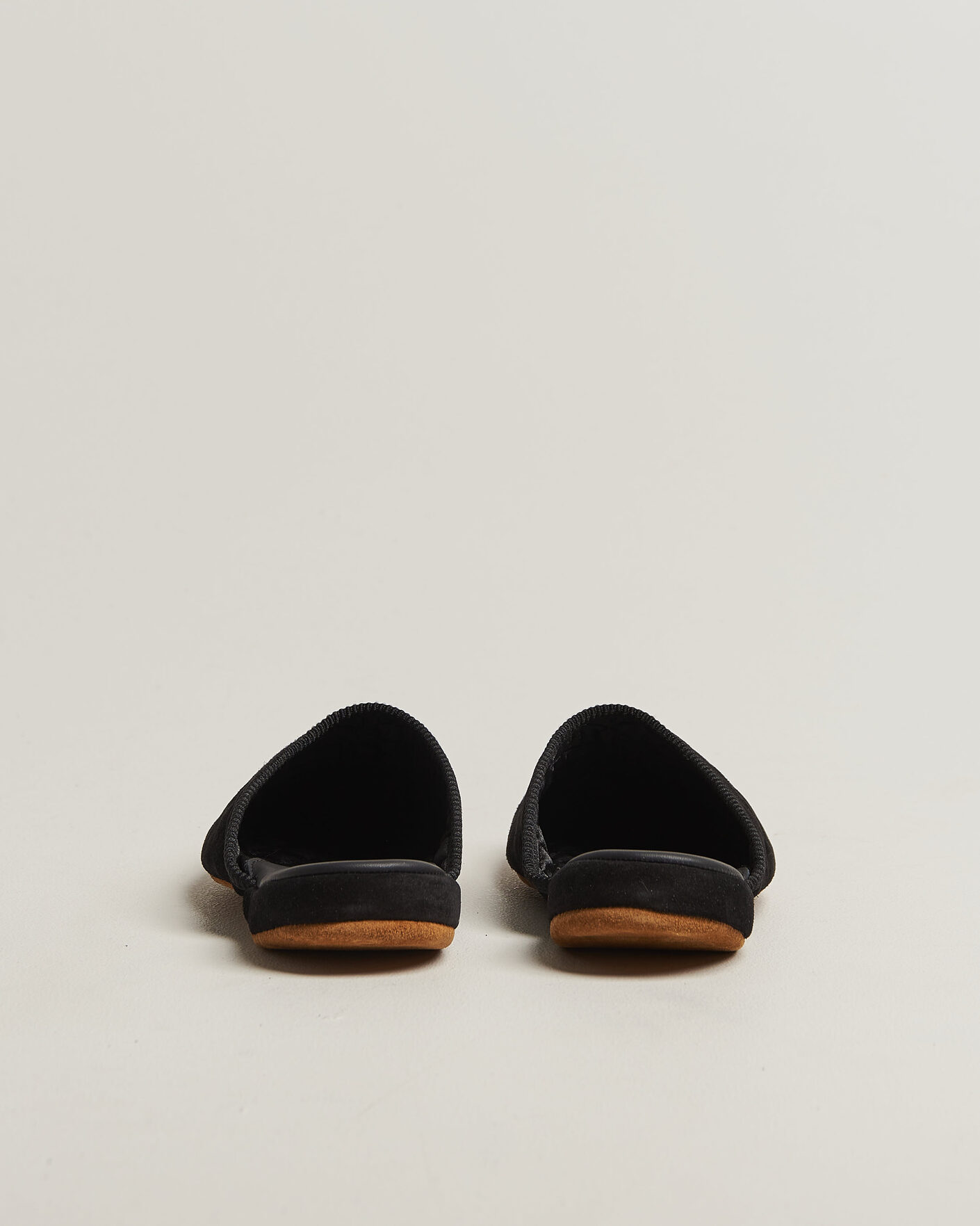 Heren | Sandalen slides | Bowhill & Elliott | Mule Slipper Quilt Lining Black Suede
