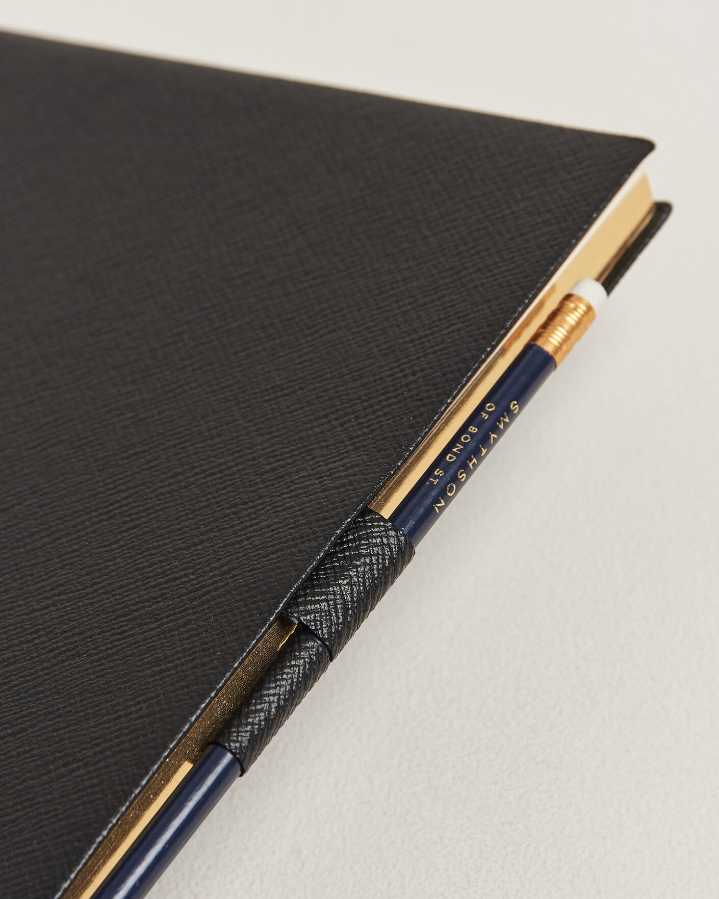 Heren | Notitieboekjes | Smythson | Pastegrain Sketchbook Black