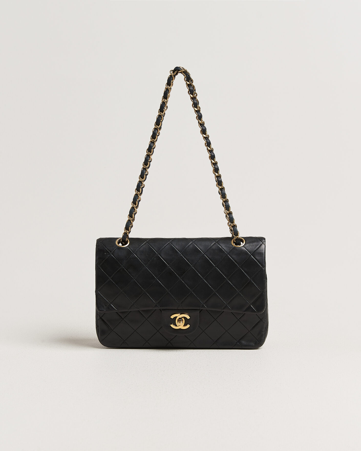 Heren | Pre-Owned & Vintage Bags | Chanel Pre-Owned | Classic Medium Double Flap Bag Lambskin Black